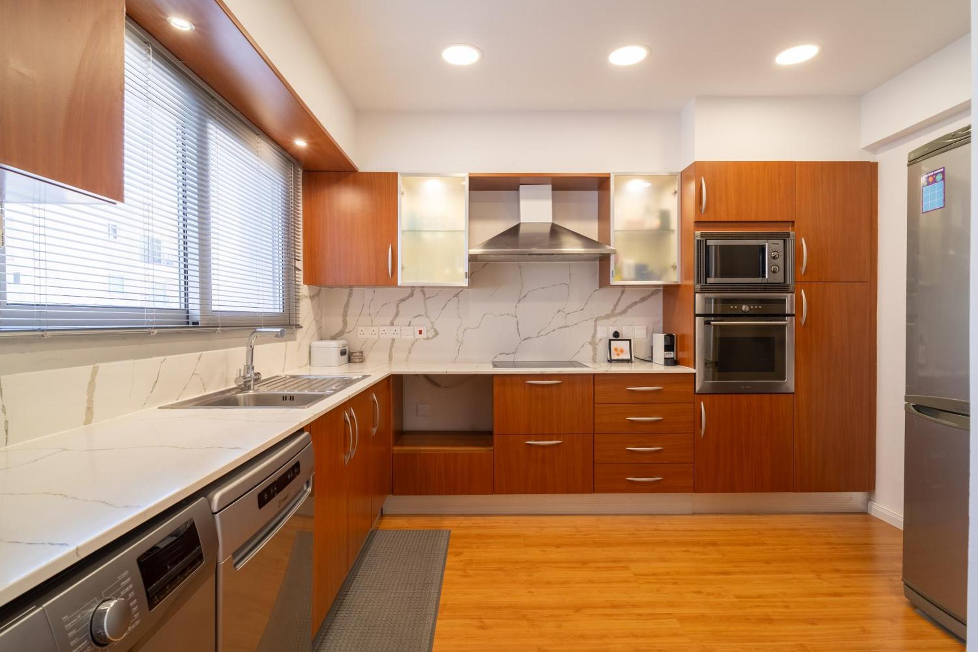 Finikoudes 3 Bedroom Seaview Flat