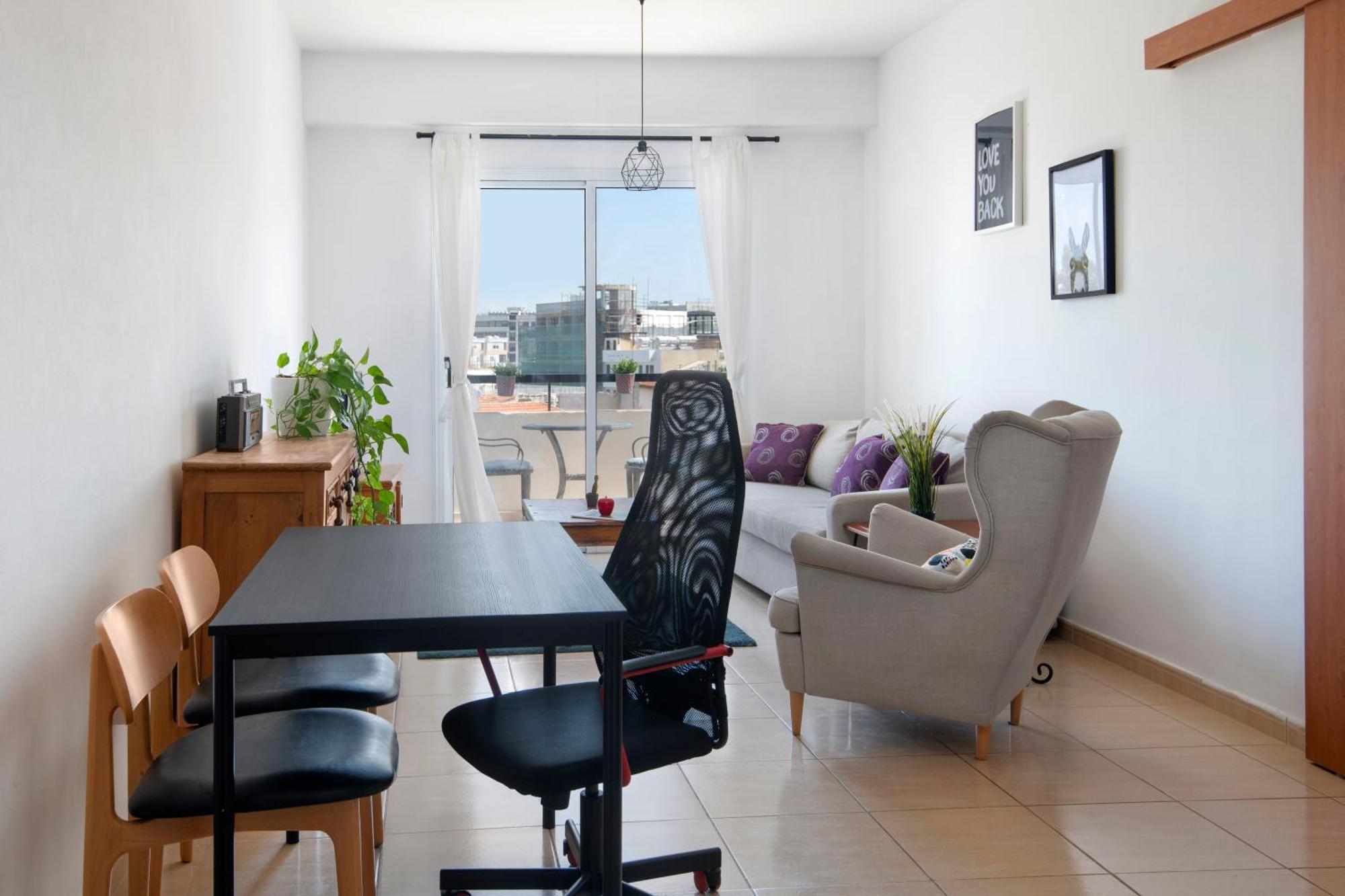 Welcome! Perfect Location-city Center Apartment