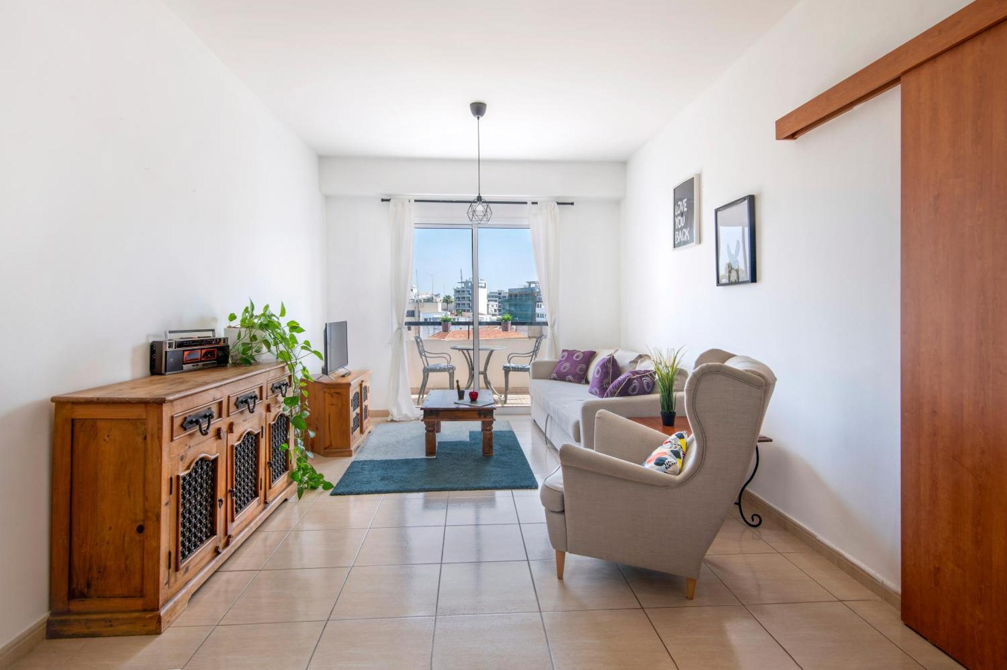 Welcome! Perfect Location-city Center Apartment *