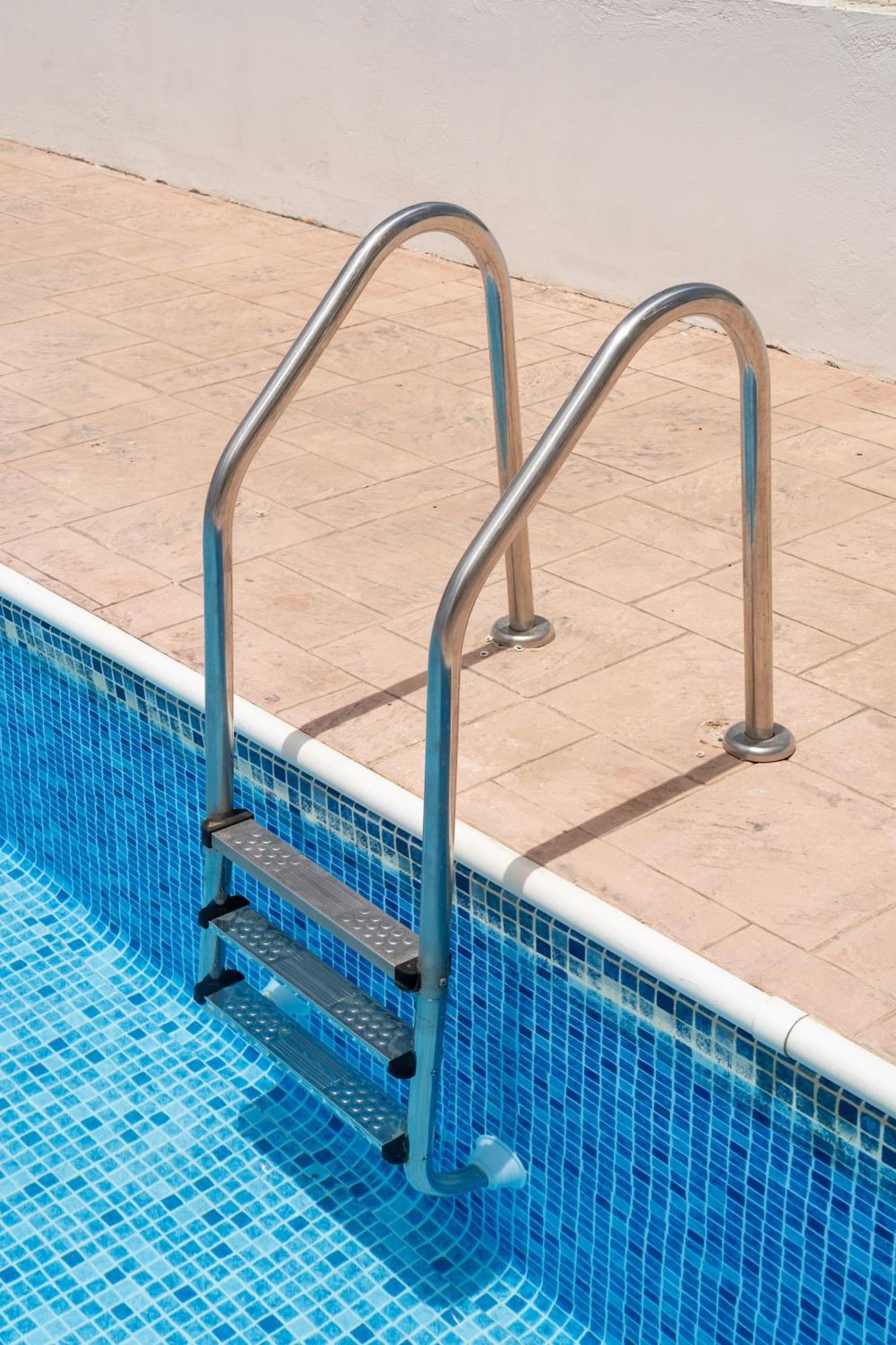 Blu Mackenzie 1 Bdr Flat With Pool