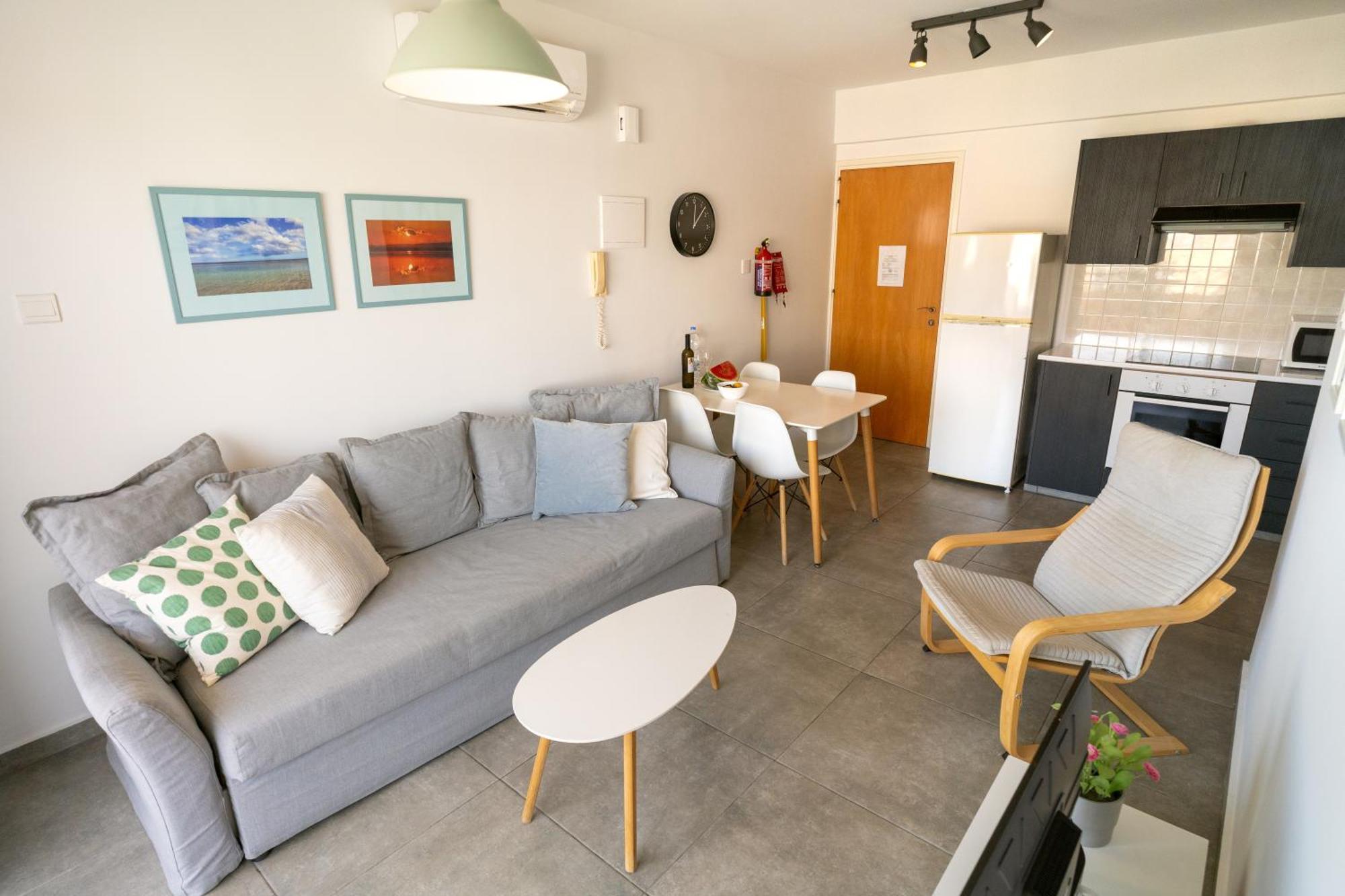 Blu Mackenzie 1 Bdr Flat With Pool Apartment Larnaka