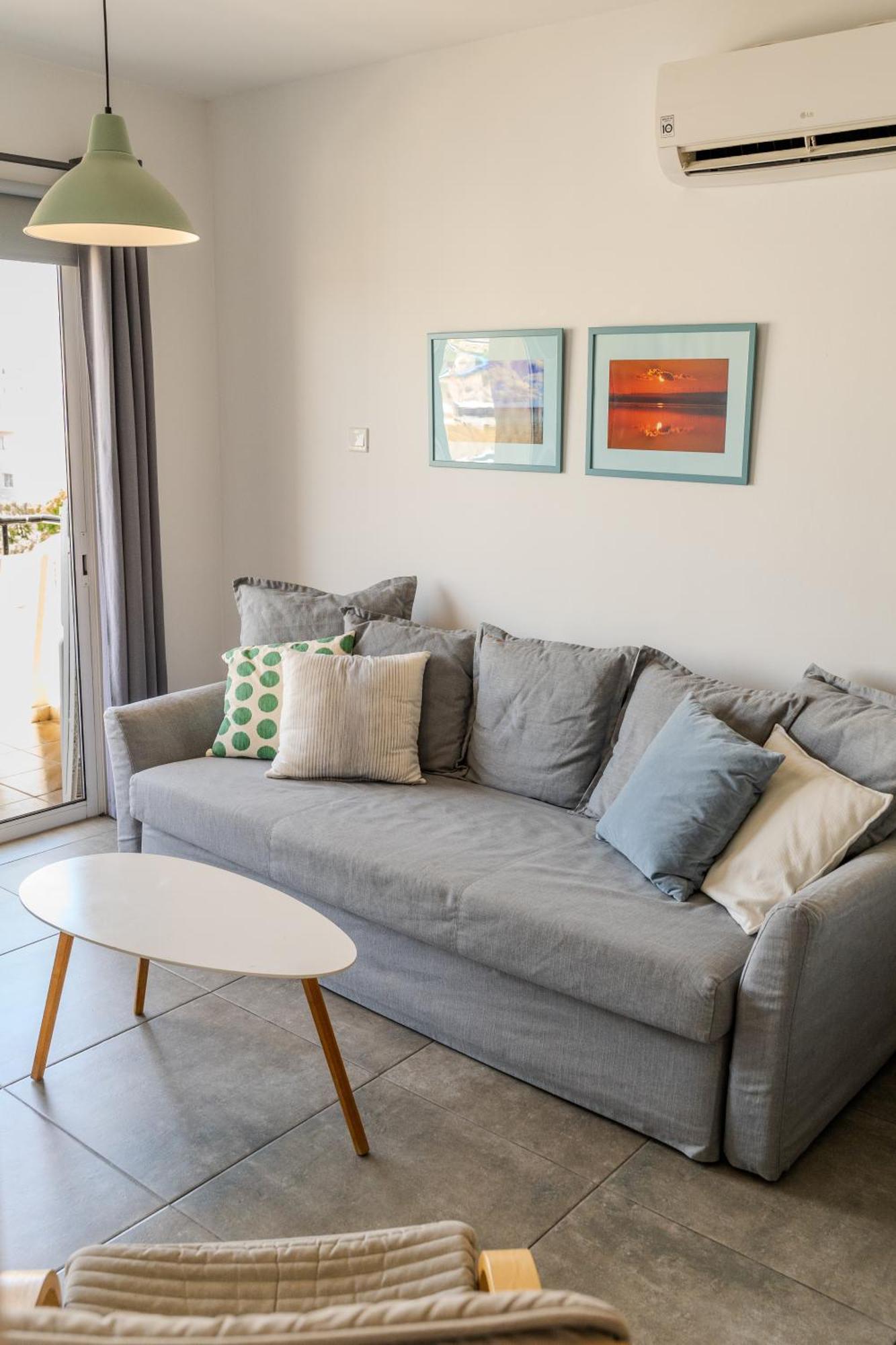Blu Mackenzie 1 Bdr Flat With Pool Apartment