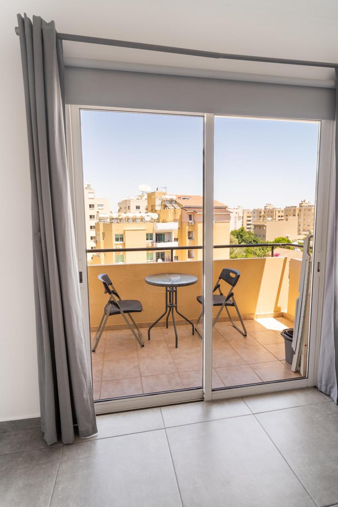 Blu Mackenzie 1 Bdr Flat With Pool * Larnaka