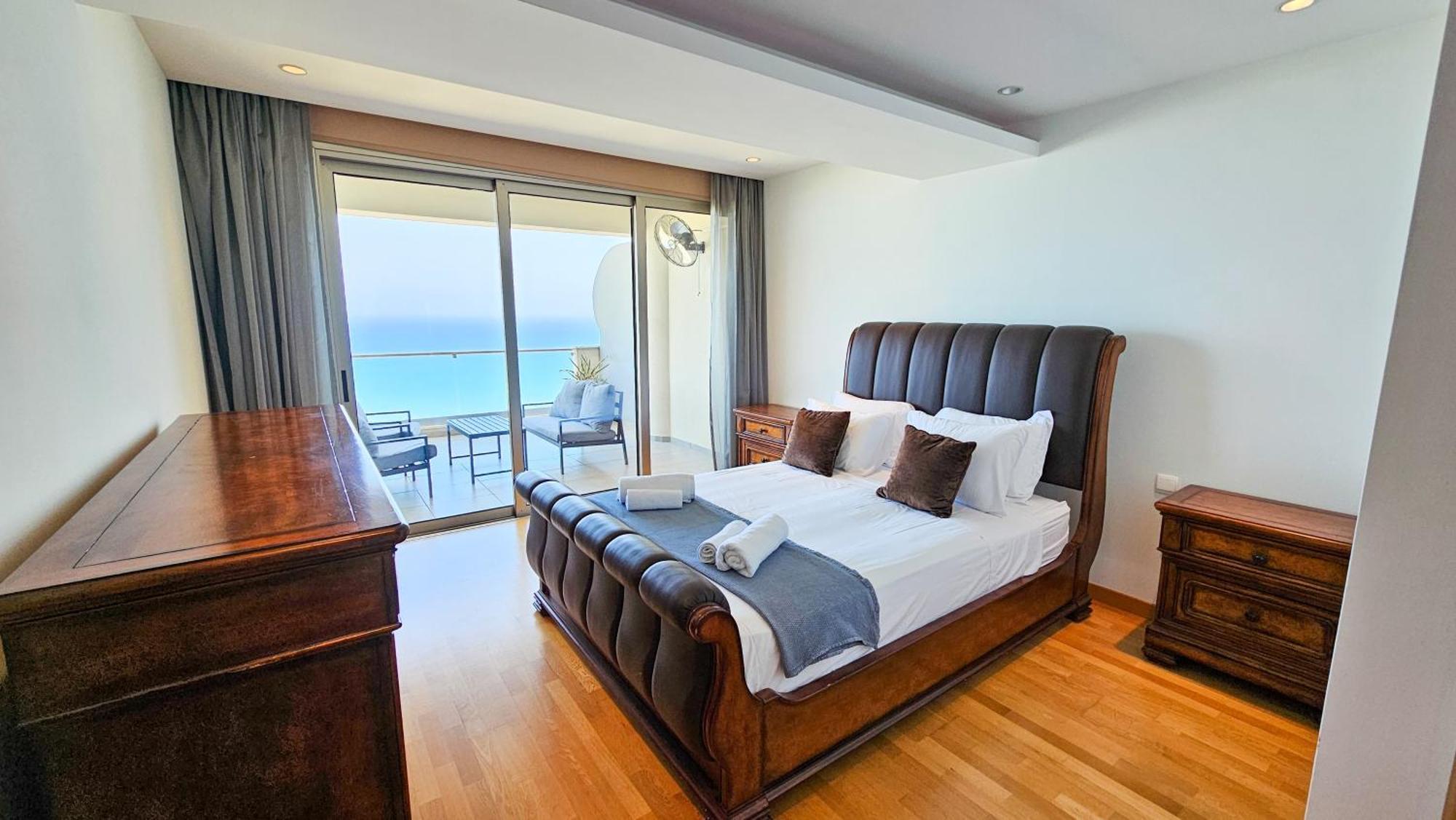 Beachfront Seaview Lux Penthouse *