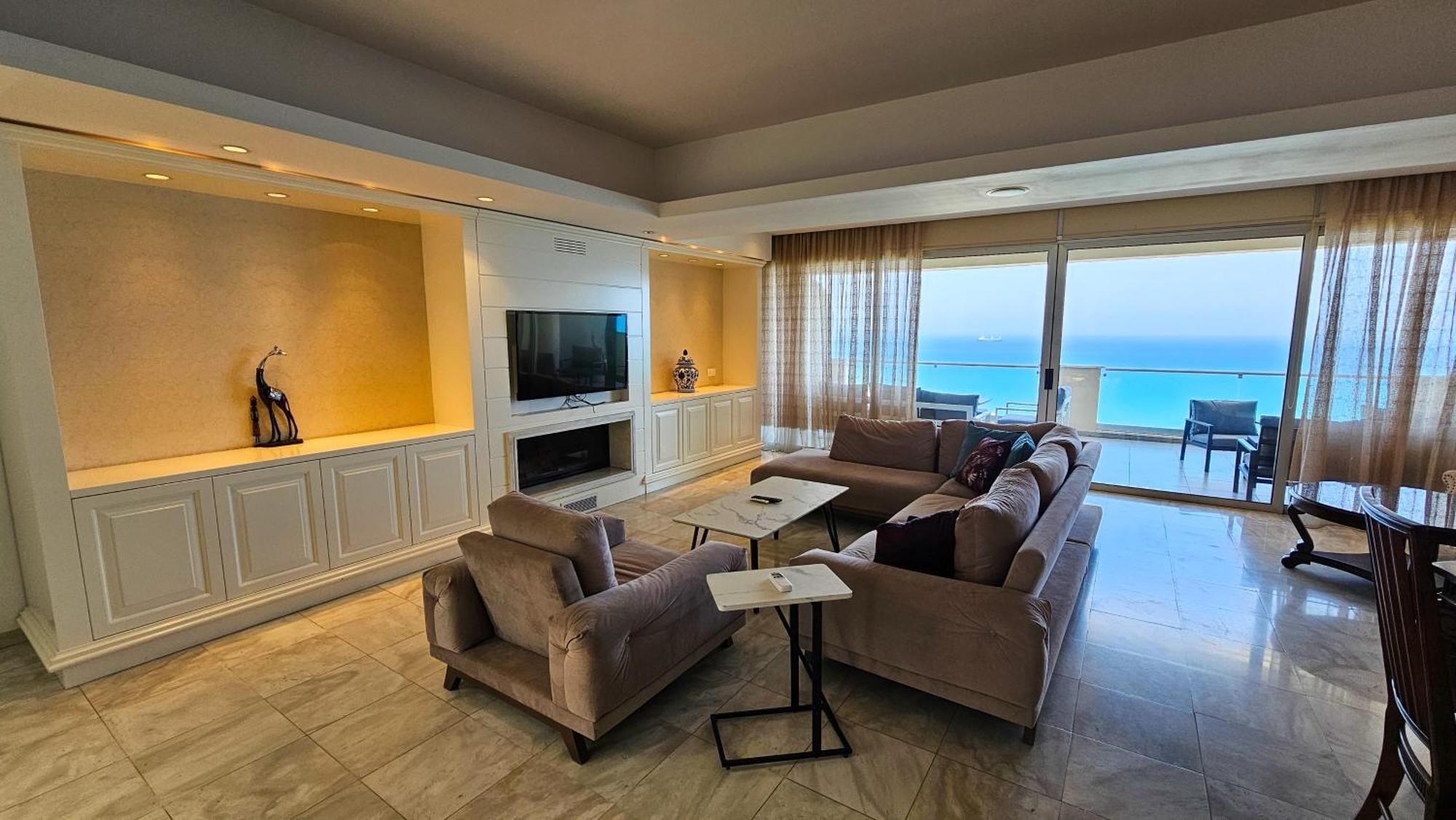Beachfront Seaview Lux Penthouse Apartment Larnaka