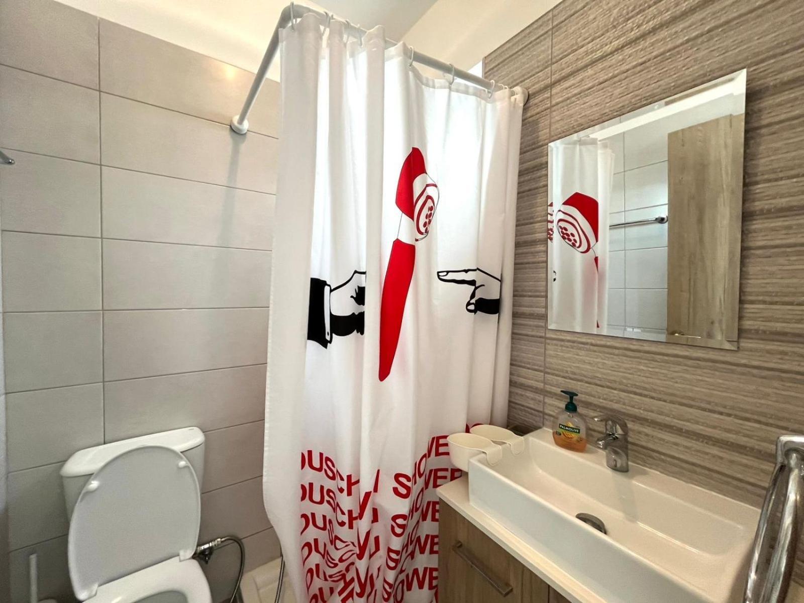 Top Floor Luxury 1bedroom With Sea View In Center Apartment *