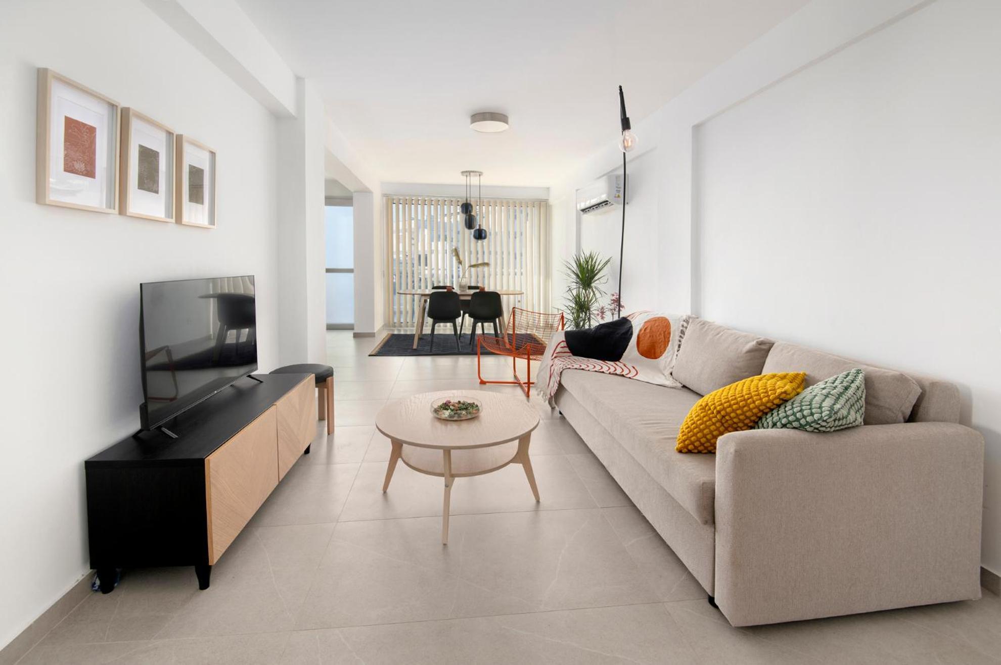 Amazing Two Bedroom * Larnaca