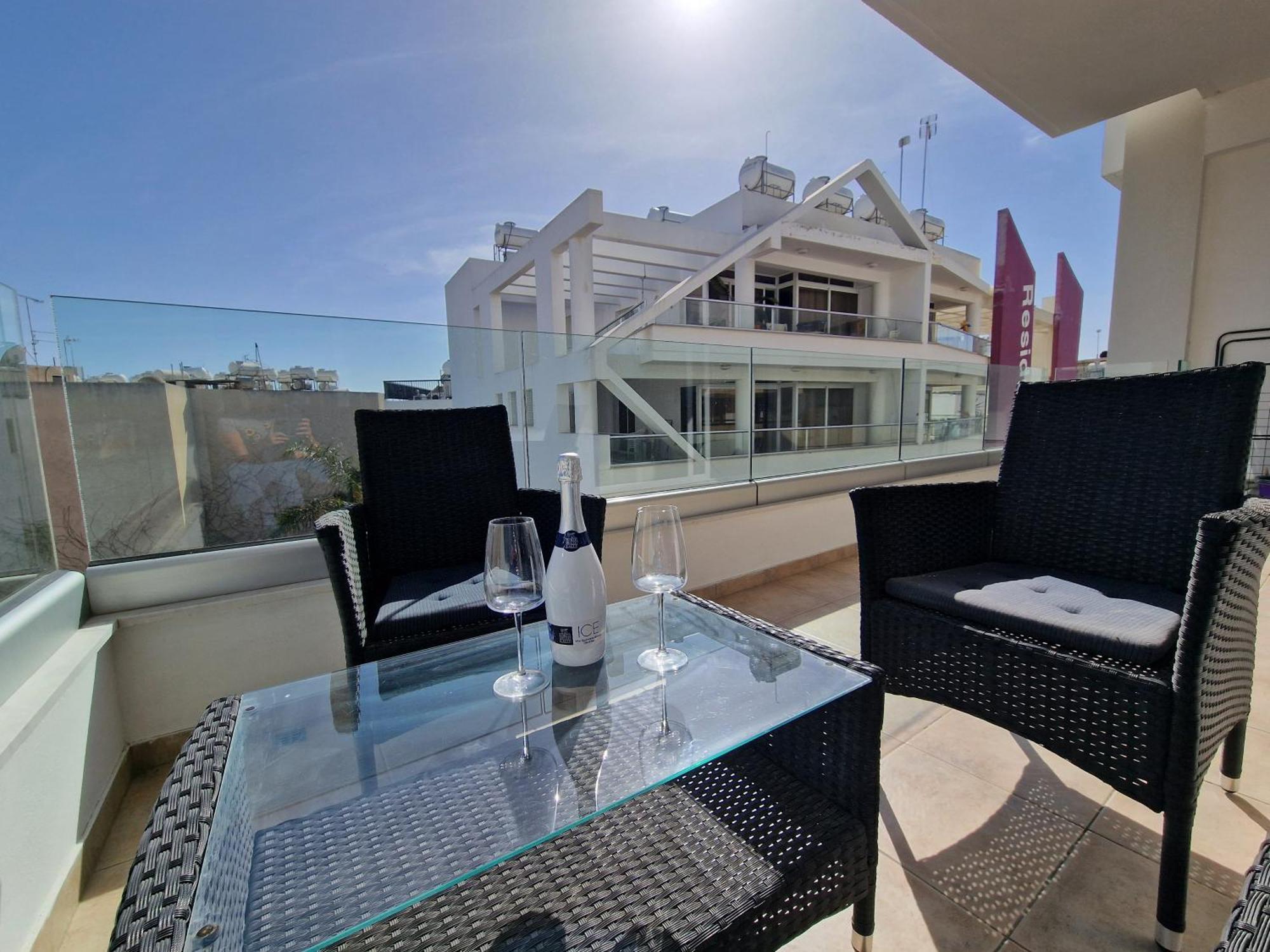 Apartment Tropical Paradise 200m From Finikoudes Larnaca