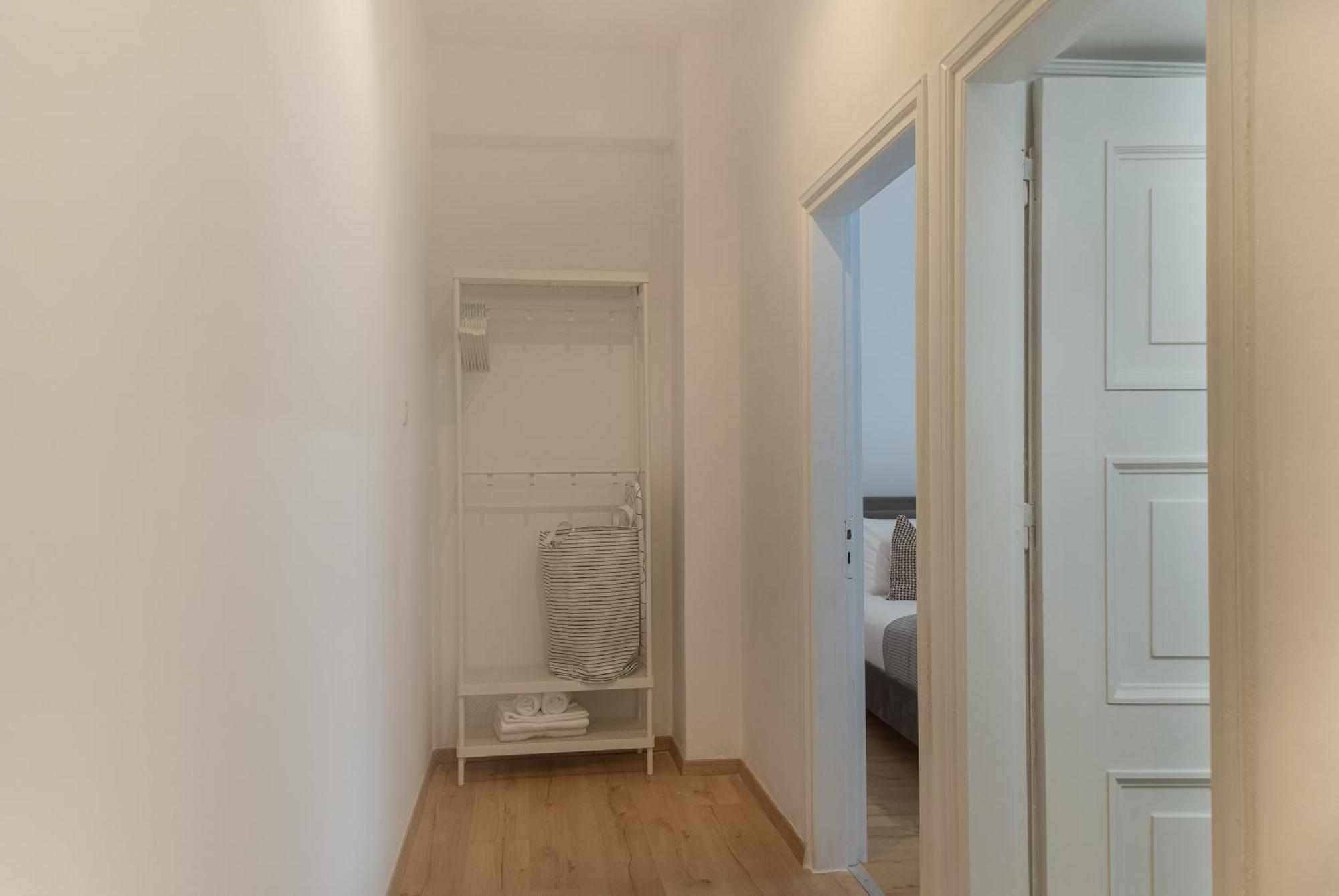 Apartment Phaedrus Living Breeze Residences Grace