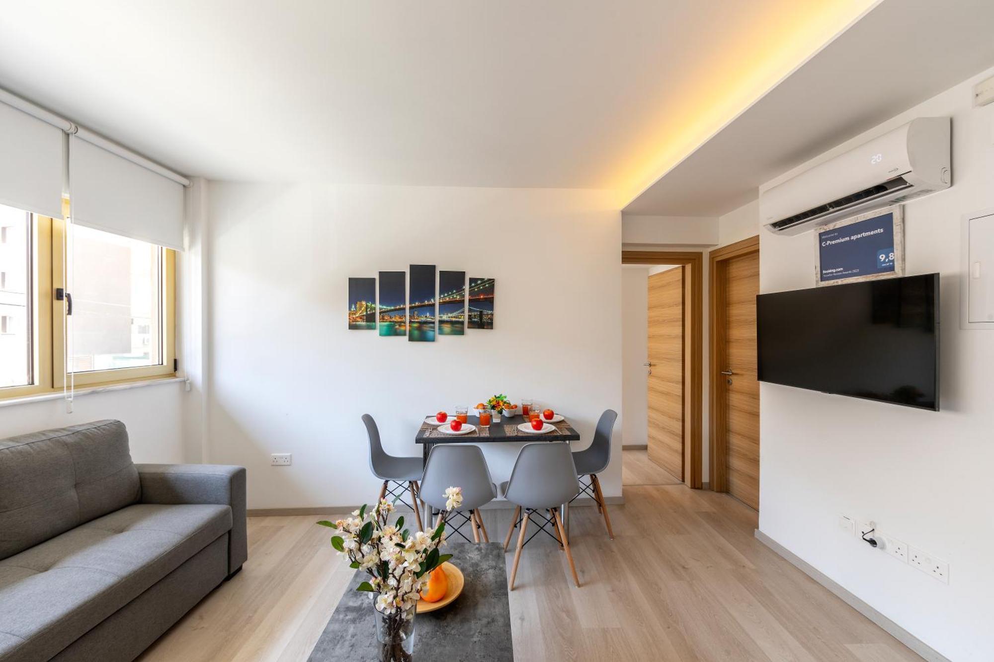C-premium Apts 100m From And Centre *