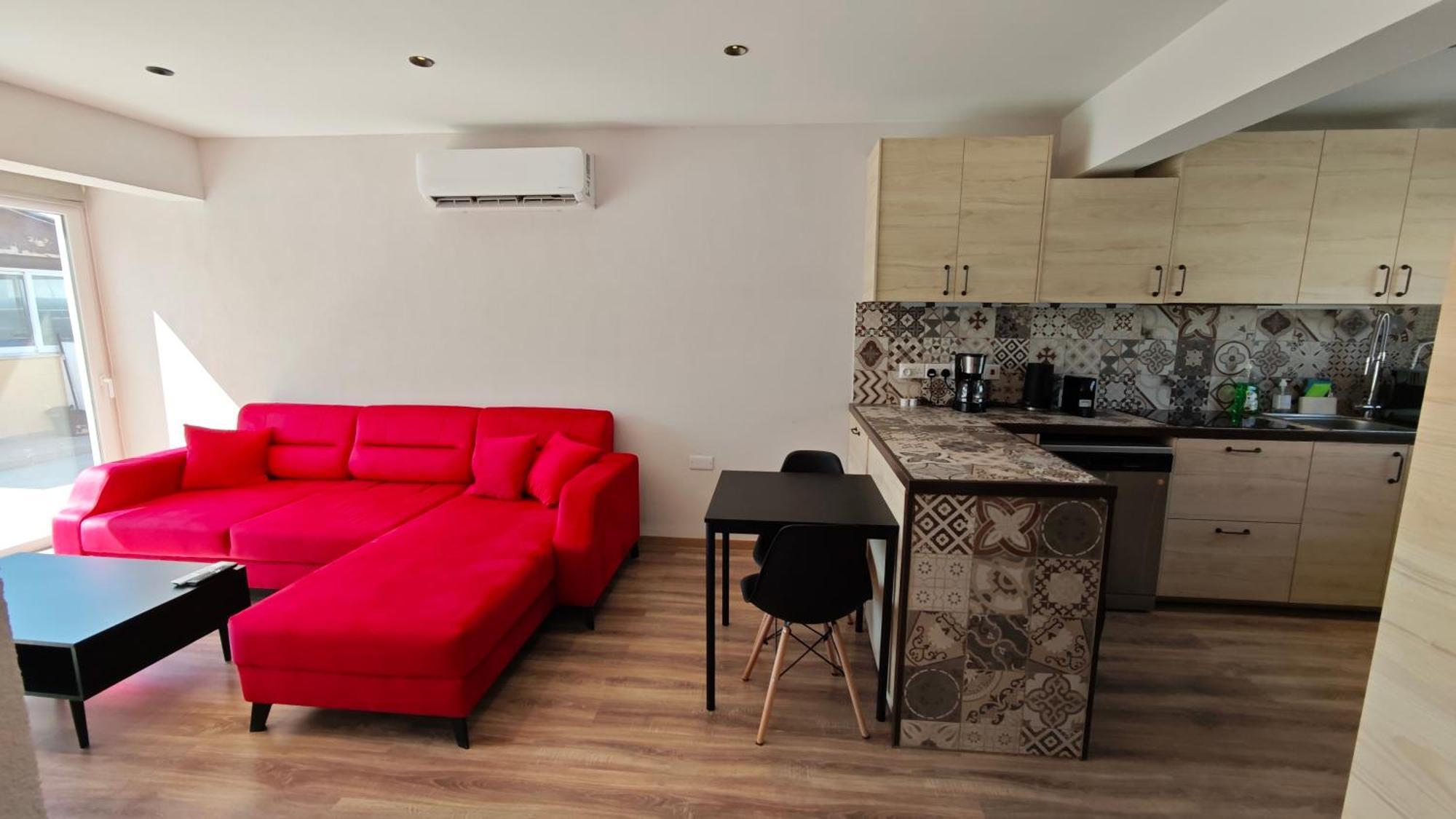 Apartment Modern 1br House With Garden Near & Airport