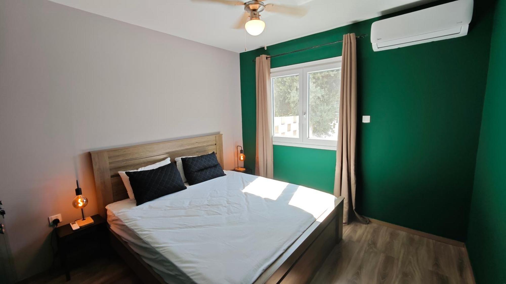Modern 1br House With Garden Near & Airport Larnaca
