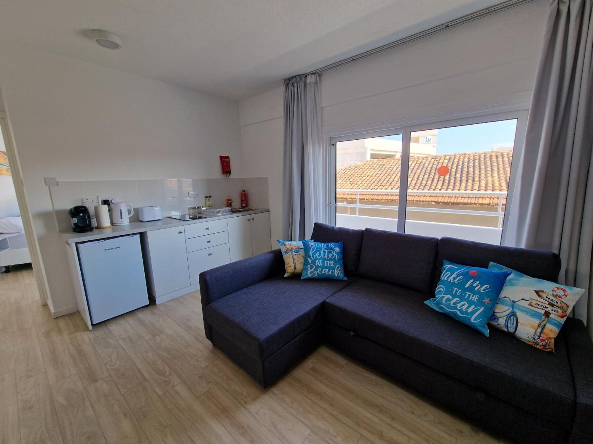 Kitieos Apts 100m From Finikoudes Apartamento Lárnaca