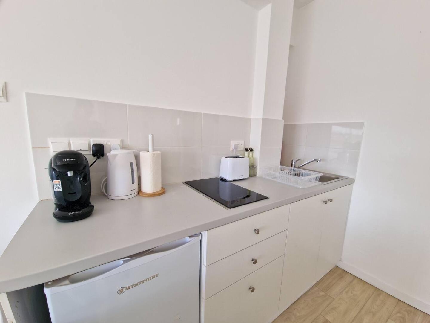 Kitieos Apts 100m From Finikoudes Apartamento *