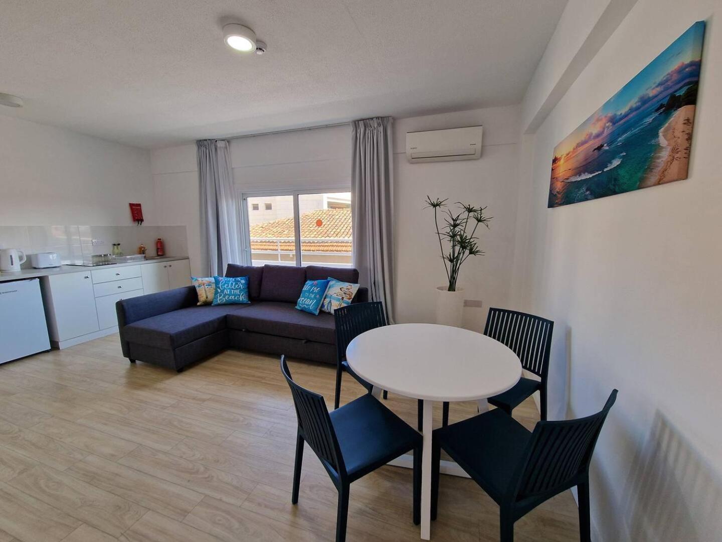 Kitieos Apts 100m From Finikoudes *