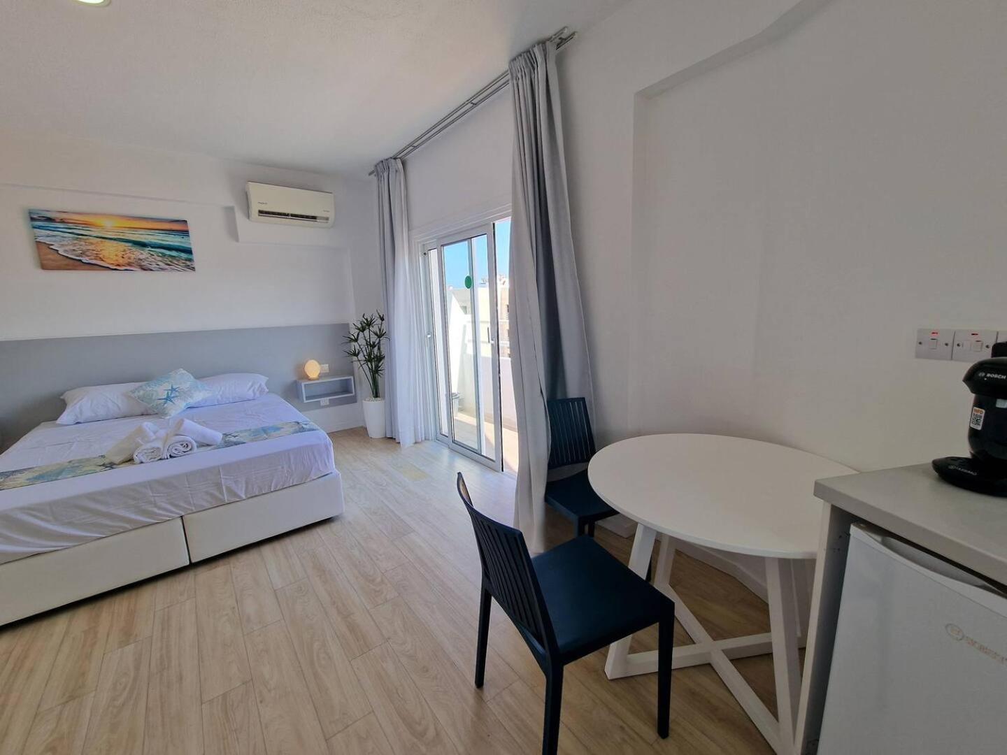 Kitieos Apts 100m From Finikoudes Apartamento *