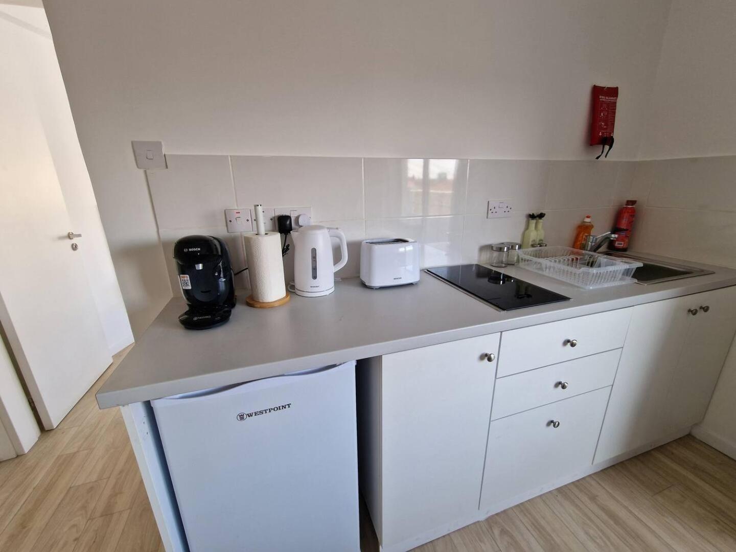 Kitieos Apts 100m From Finikoudes Apartamento *