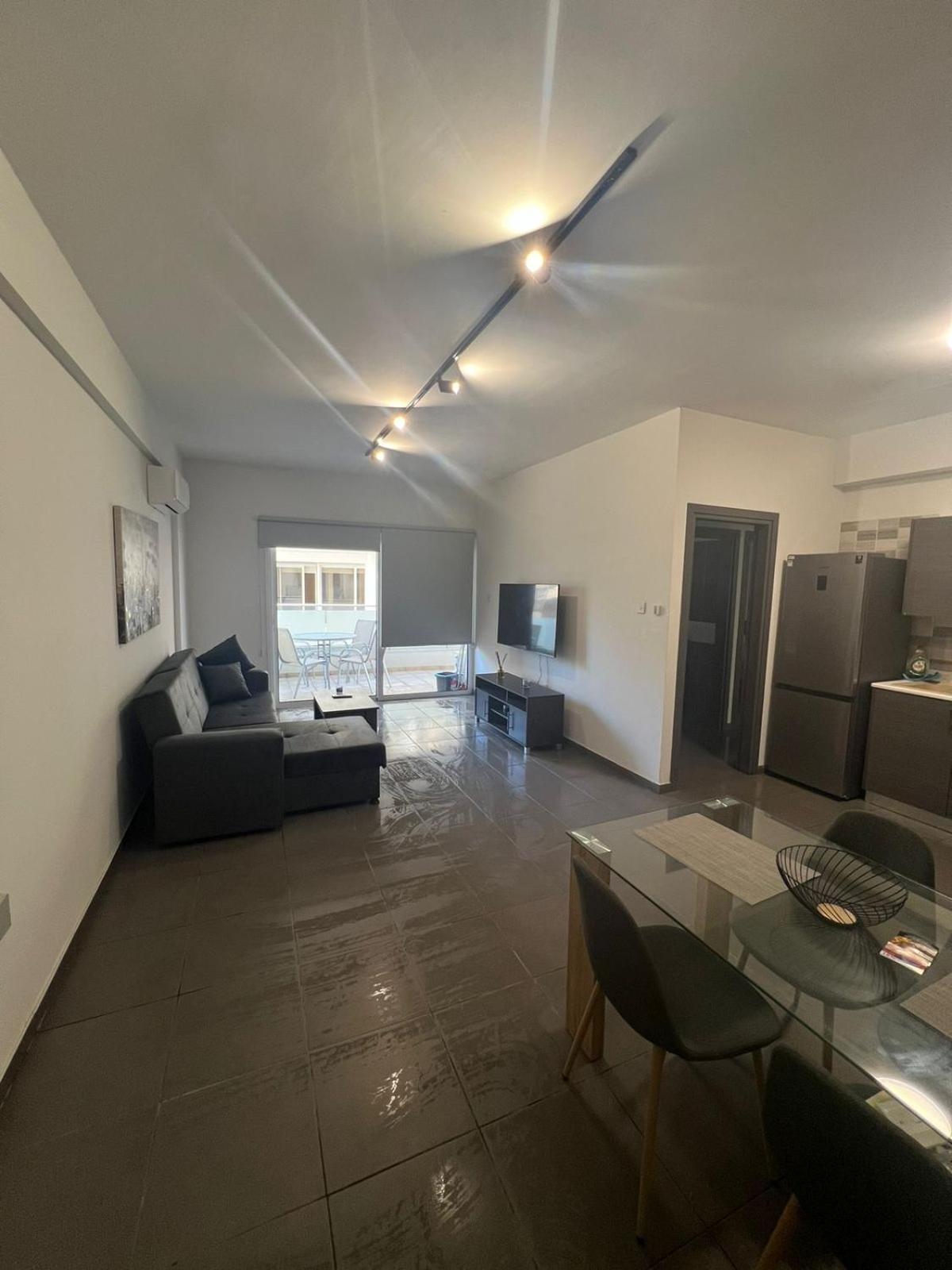 Apartment Tropical Paradise 200m From Finikoudes Larnaca