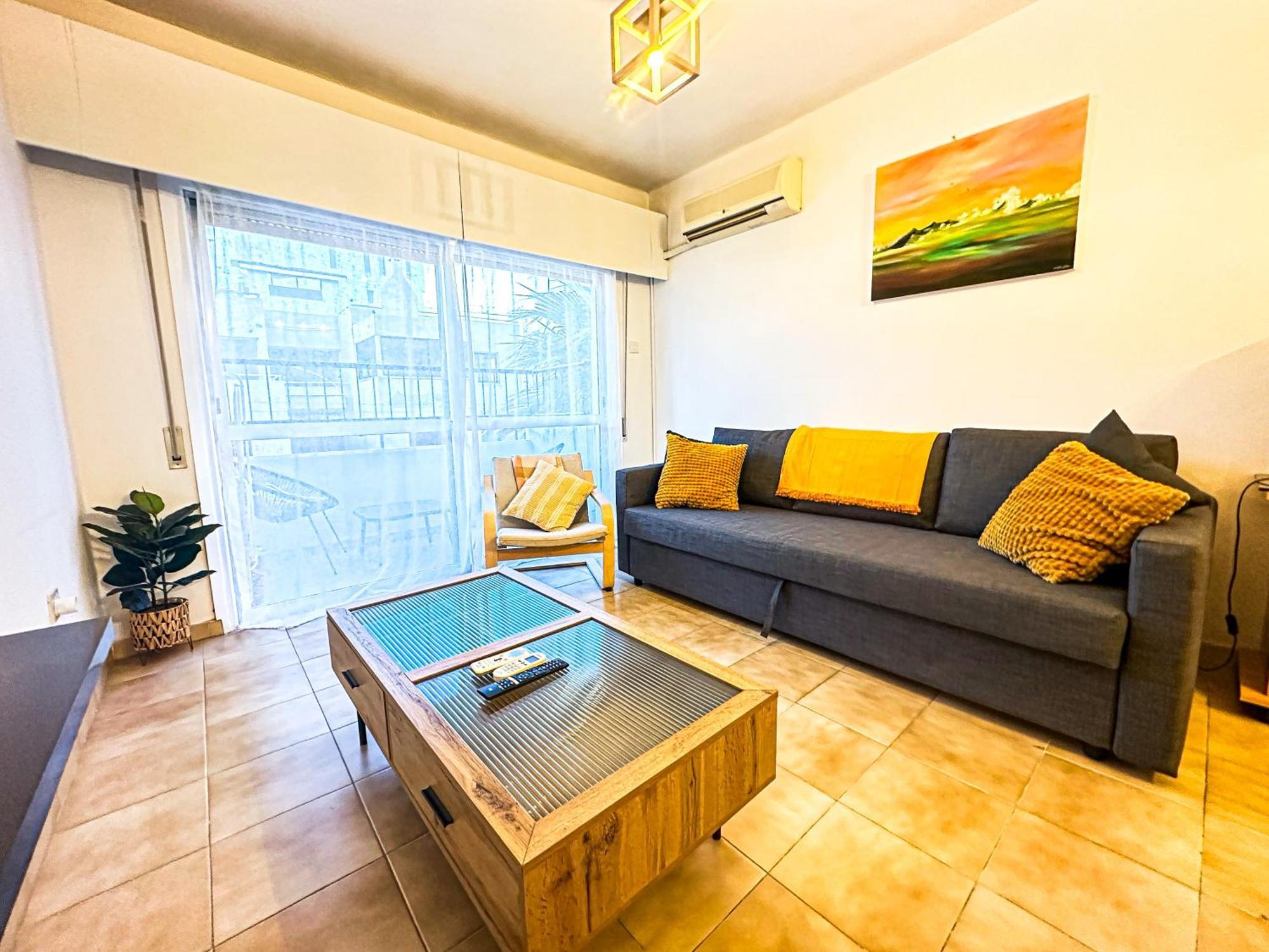 Sea And Breeze 1br Lárnaca
