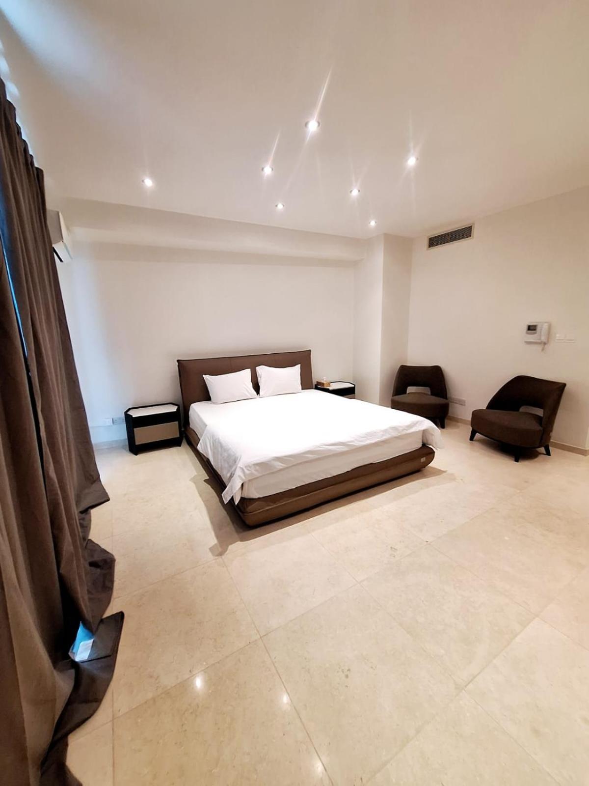 Aparthotel Aphrodite Plaza