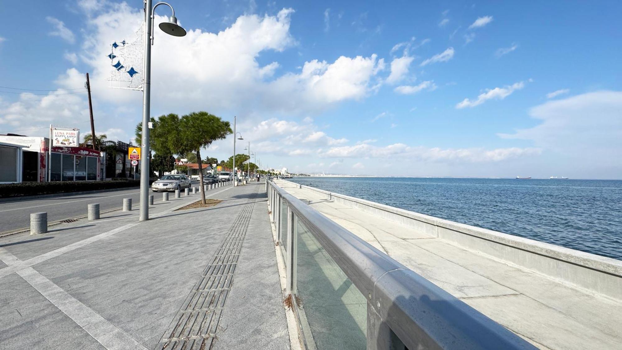Seaside Makenzie- 50m To Apartment *