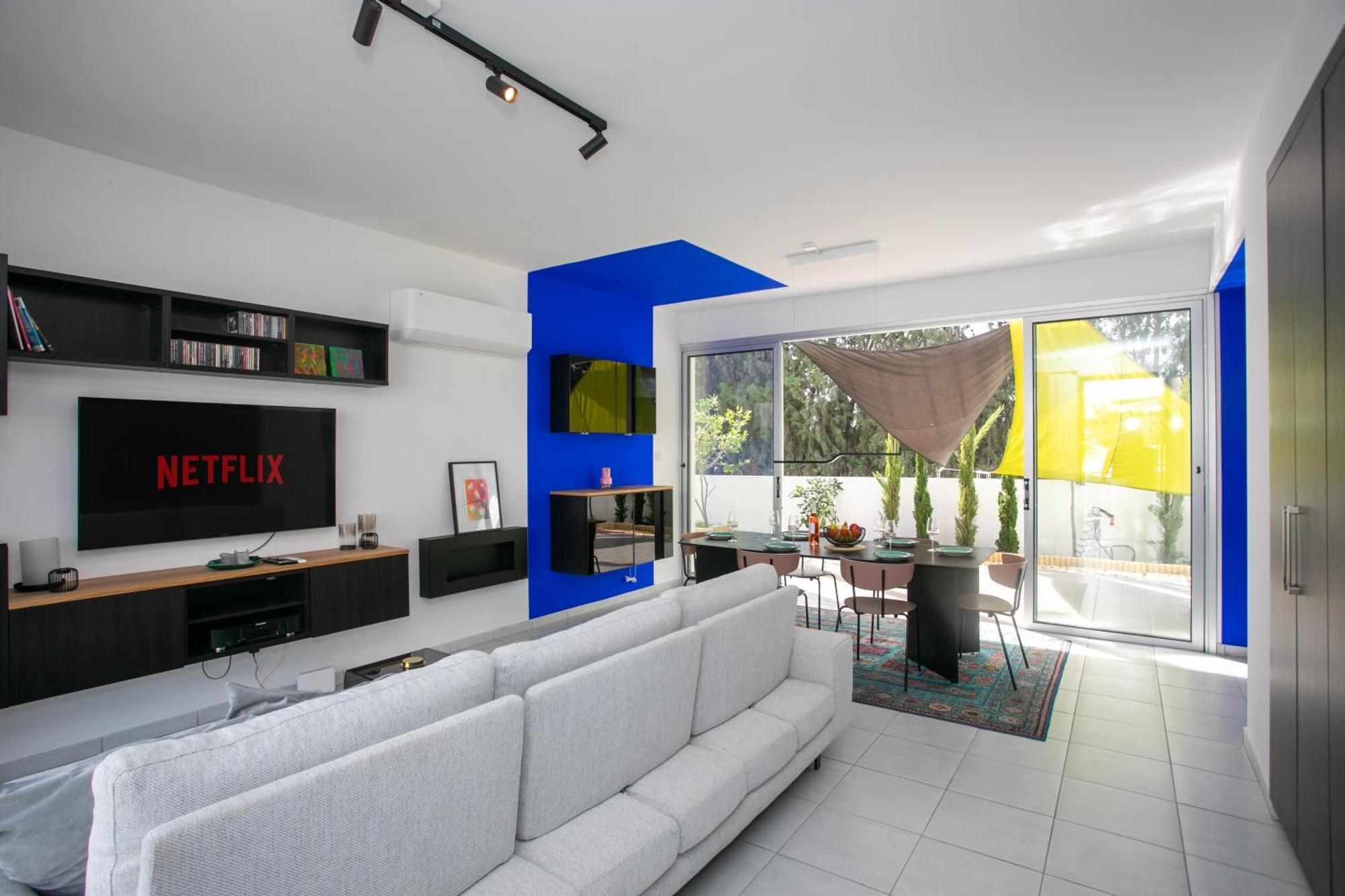 Palmove Renovated Meneou House Holiday home