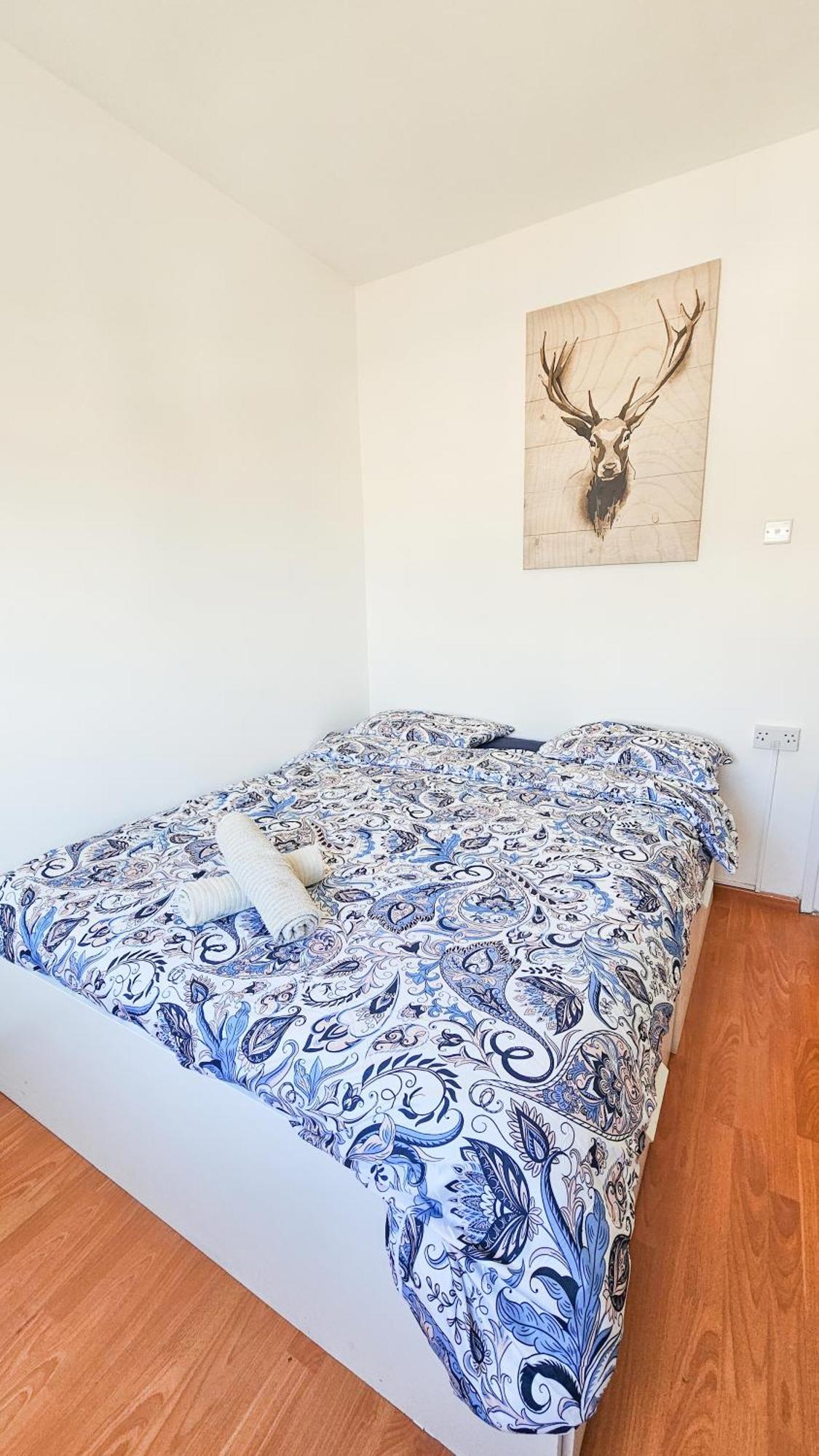 Rooms, 500m To Marina