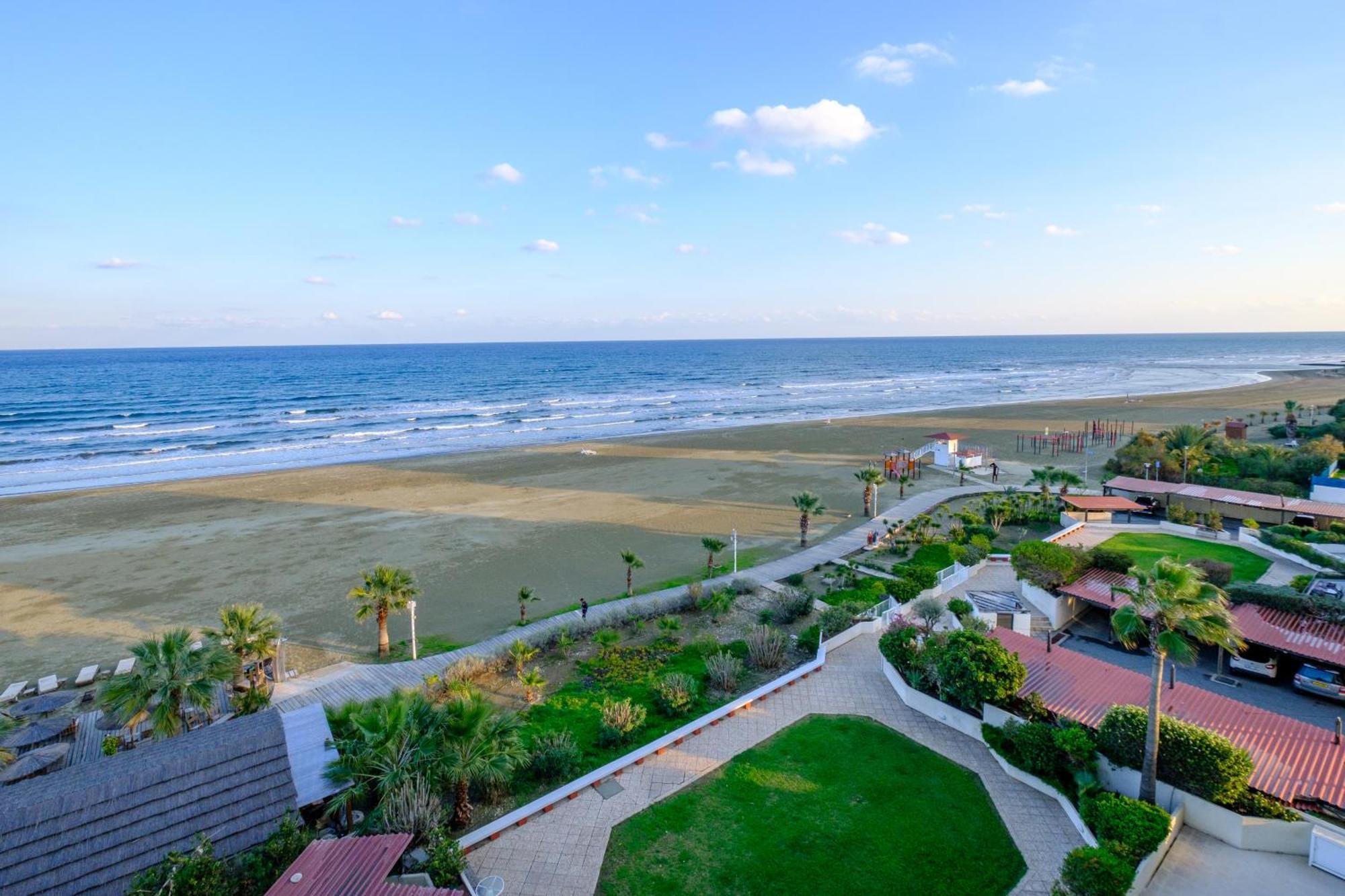 Lazuli Sea View Beachfront Ap 254 * Larnaca