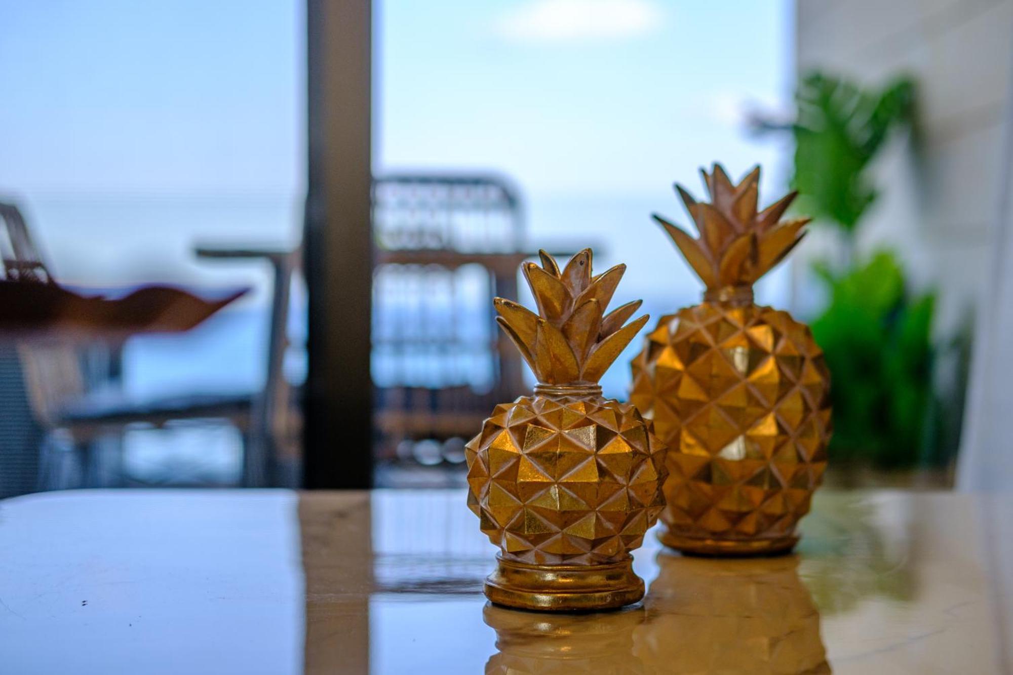Lazuli Sea View Beachfront Ap 254 *