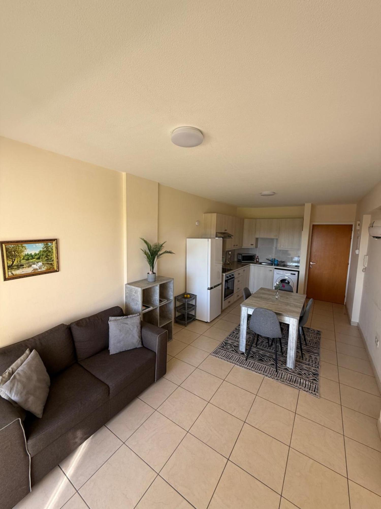 Sunrise Apartment *