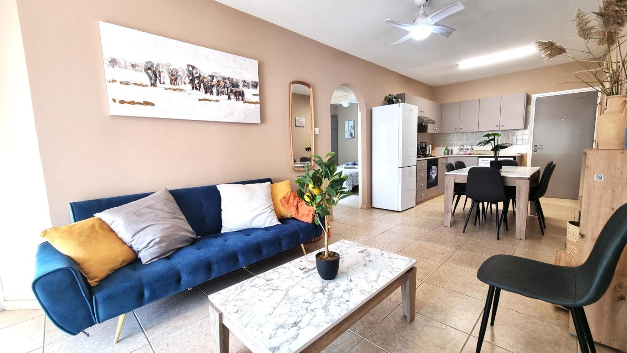 5 Min Walk To Beach, Perfect Seaside Escape 3br Shared Larnaca