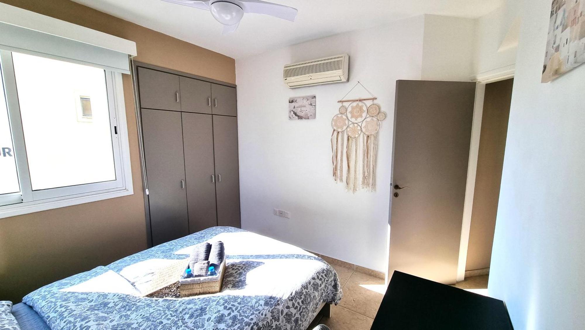 5 Min Walk To Beach, Perfect Seaside Escape 3br Shared *