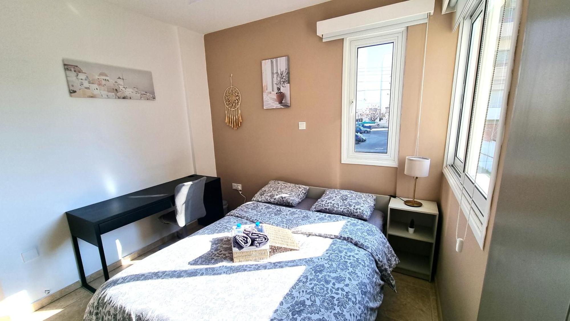 5 Min Walk To Beach, Perfect Seaside Escape 3br Shared