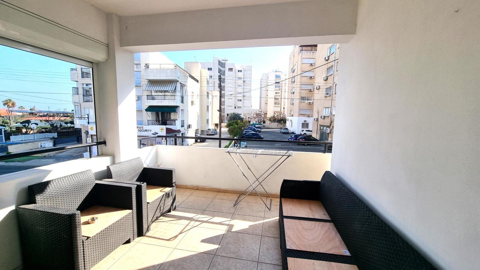 5 Min Walk To Beach, Perfect Seaside Escape 3br Shared Homestay *