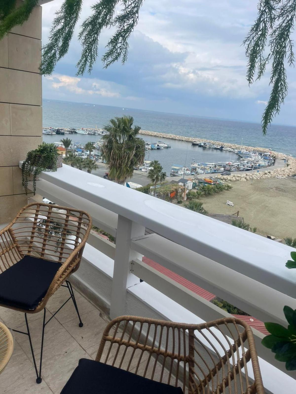 Lazuli Sea View Beachfront Ap 253 * Larnaca