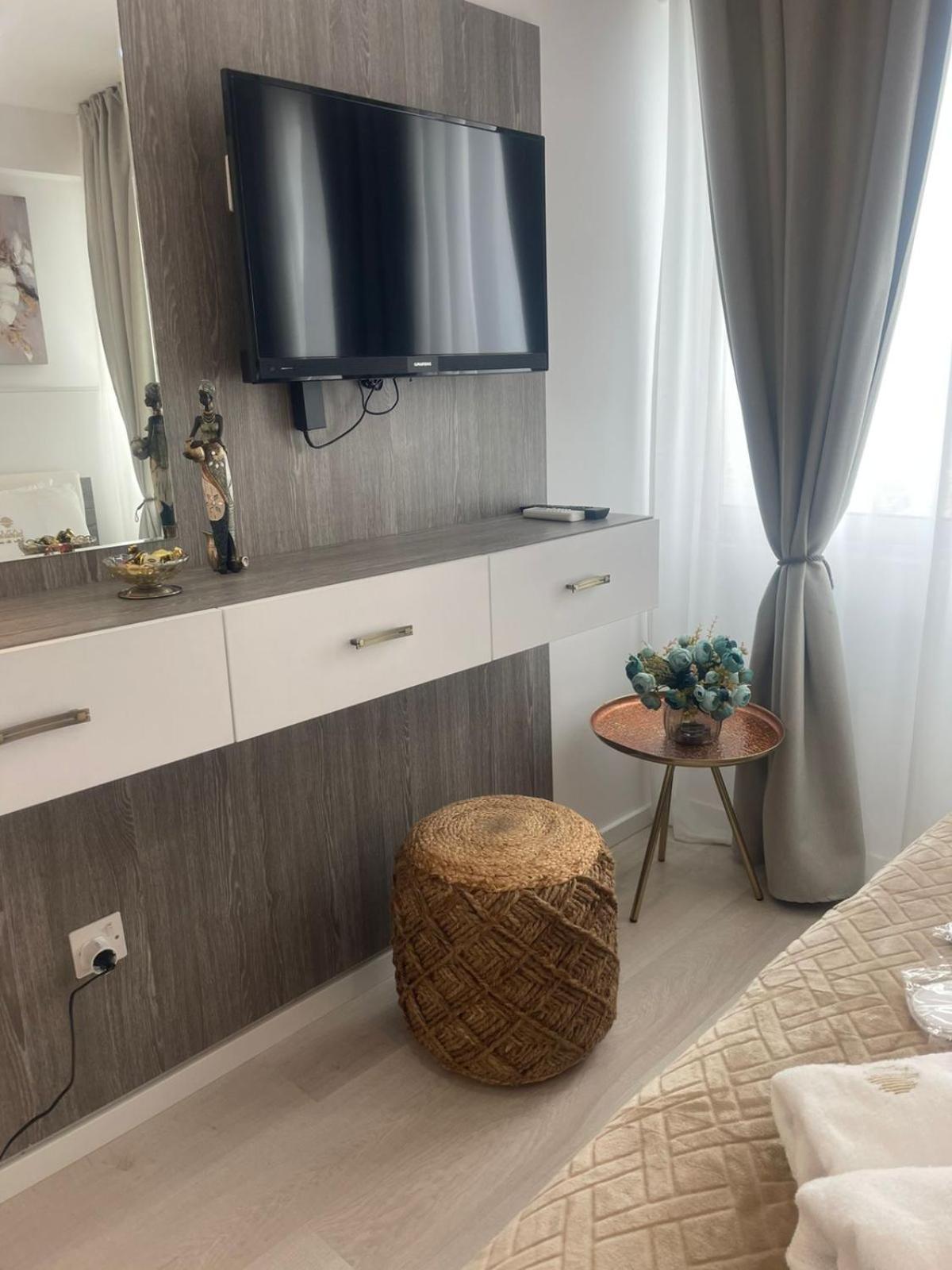 Lazuli Sea View Beachfront Ap 253 Apartment Larnaca