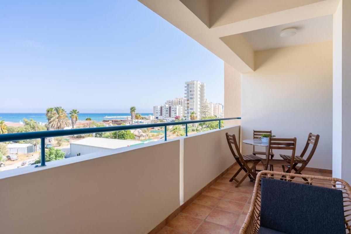 Apartment Bayview 2-br W Terrace In Larnaca