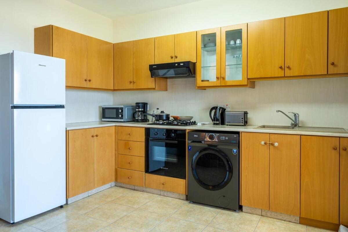 Bayview 2-br W Terrace In Apartment *
