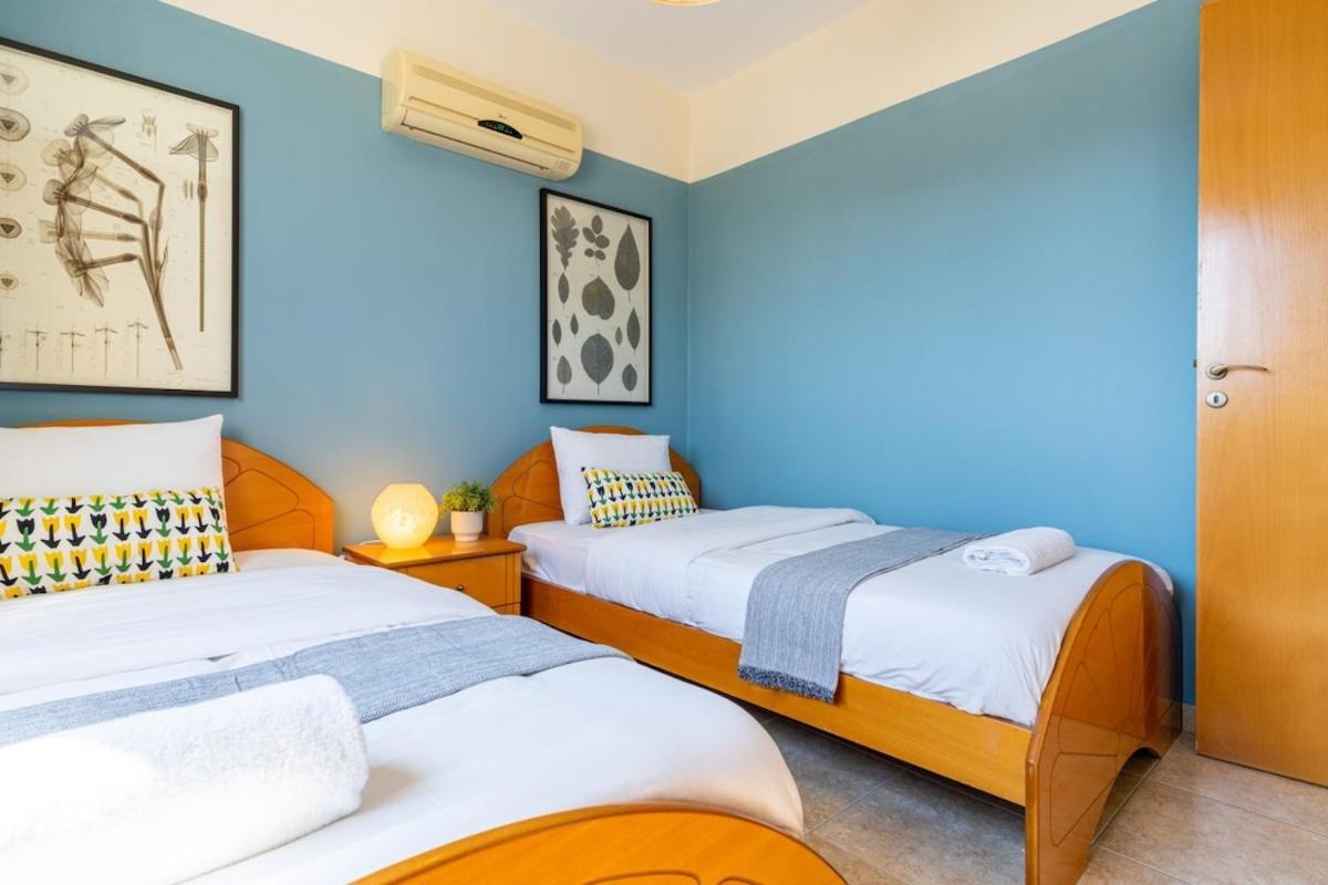 Bayview 2-br W Terrace In Larnaca
