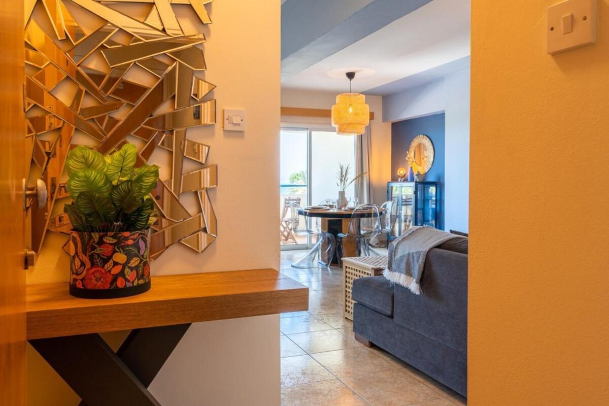 Bayview 2-br W Terrace In Apartment Larnaca