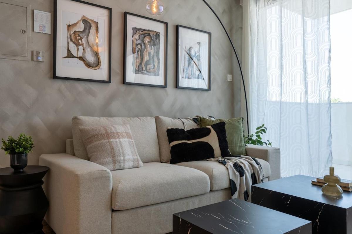 Apartment Luna - Homely W Balcony In Larnaca