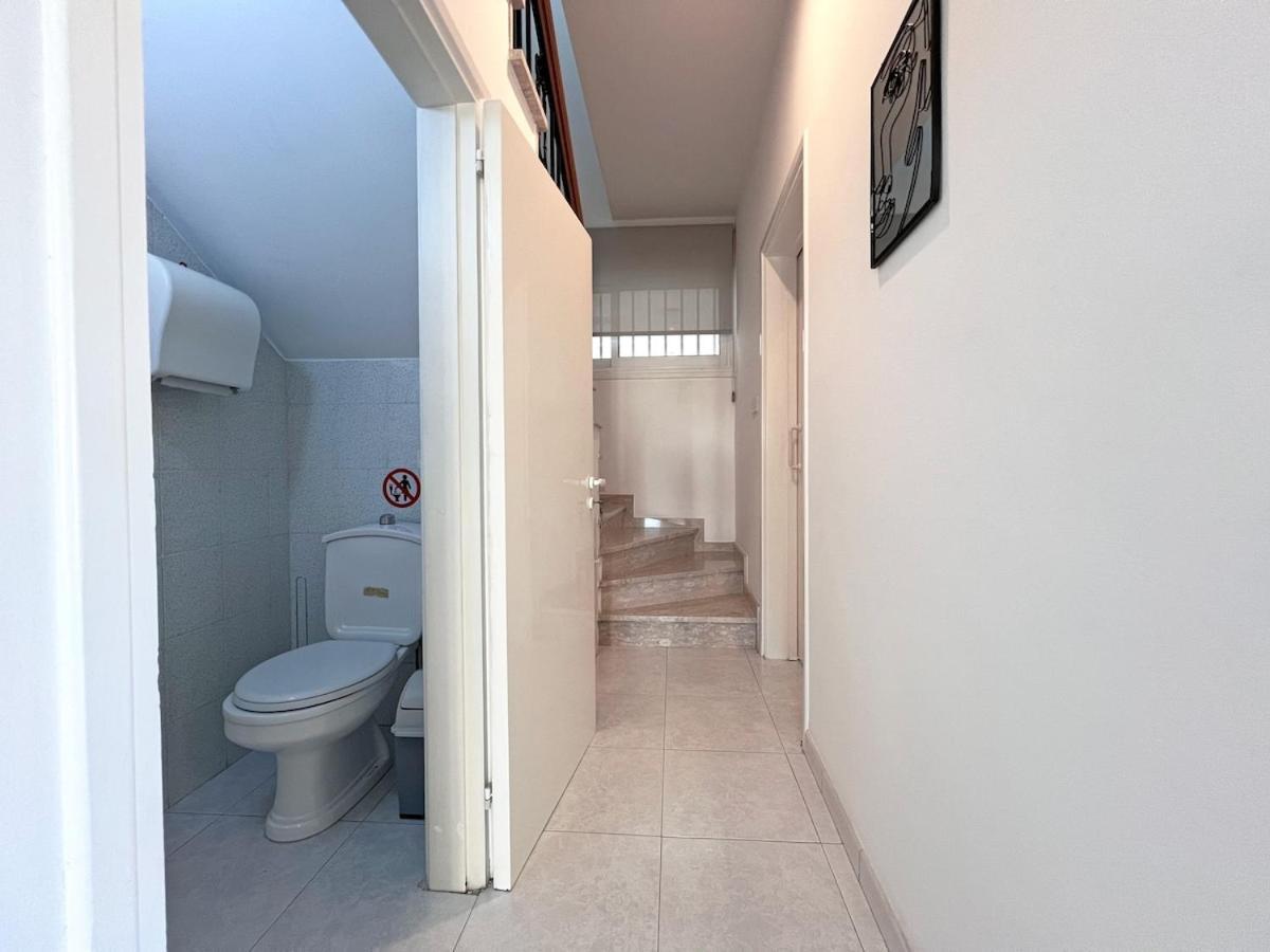 Albert's Center 101k Apartment Larnaca