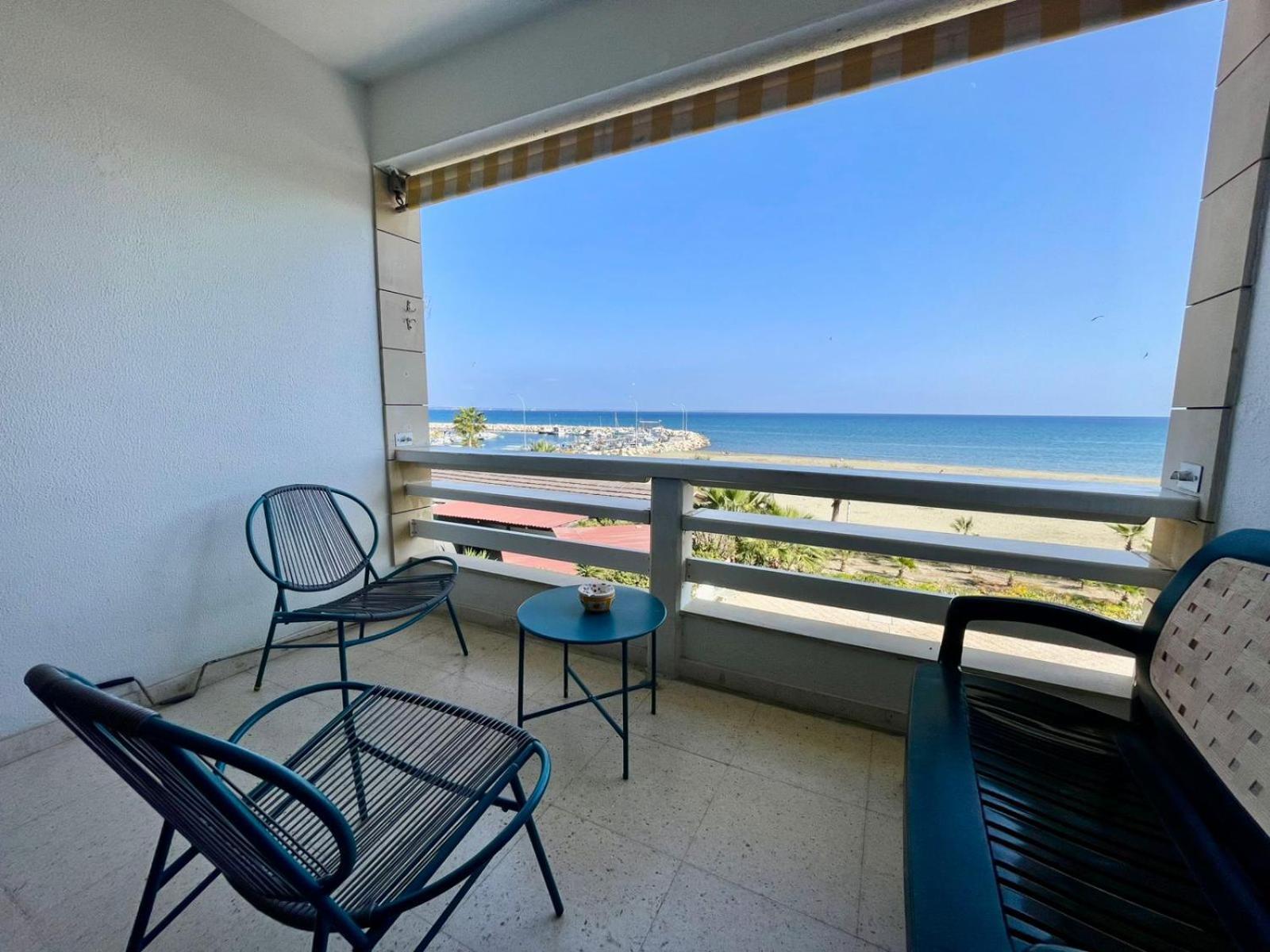 Sea View In Makenzy Apartamento Lárnaca