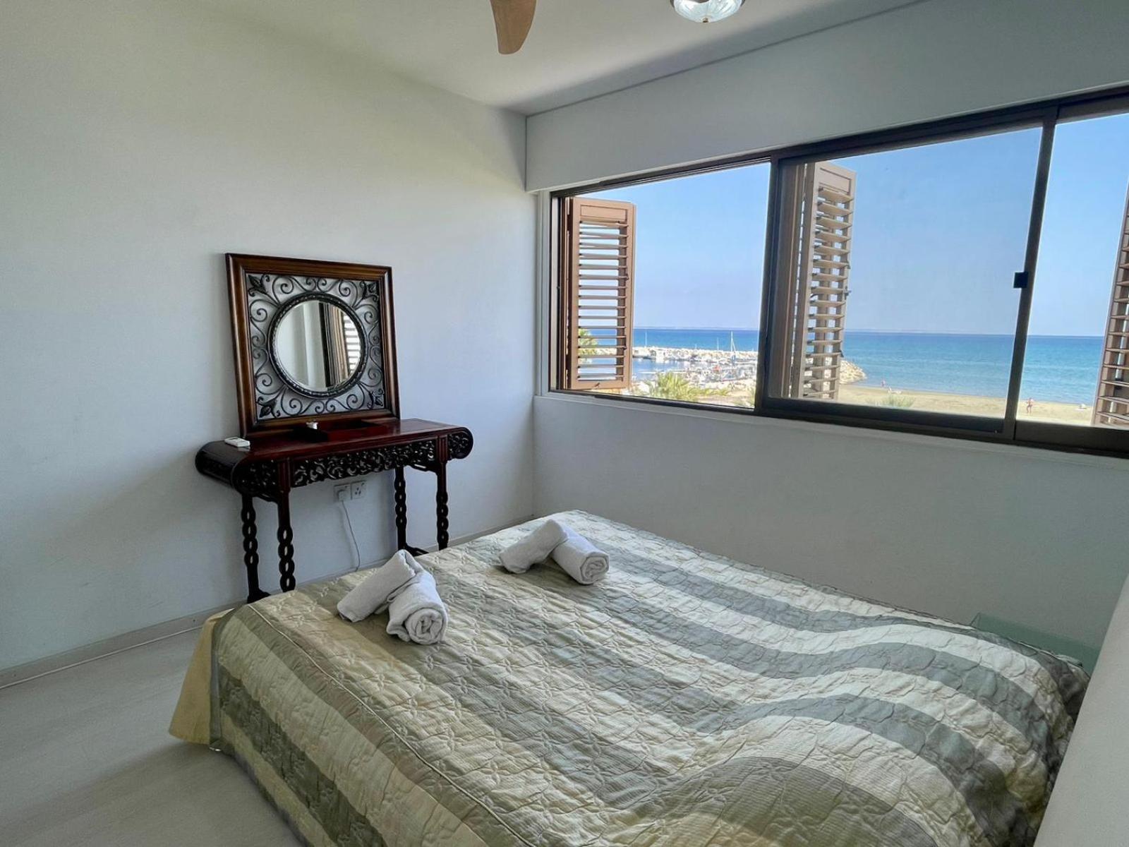 Sea View In Makenzy Apartment *