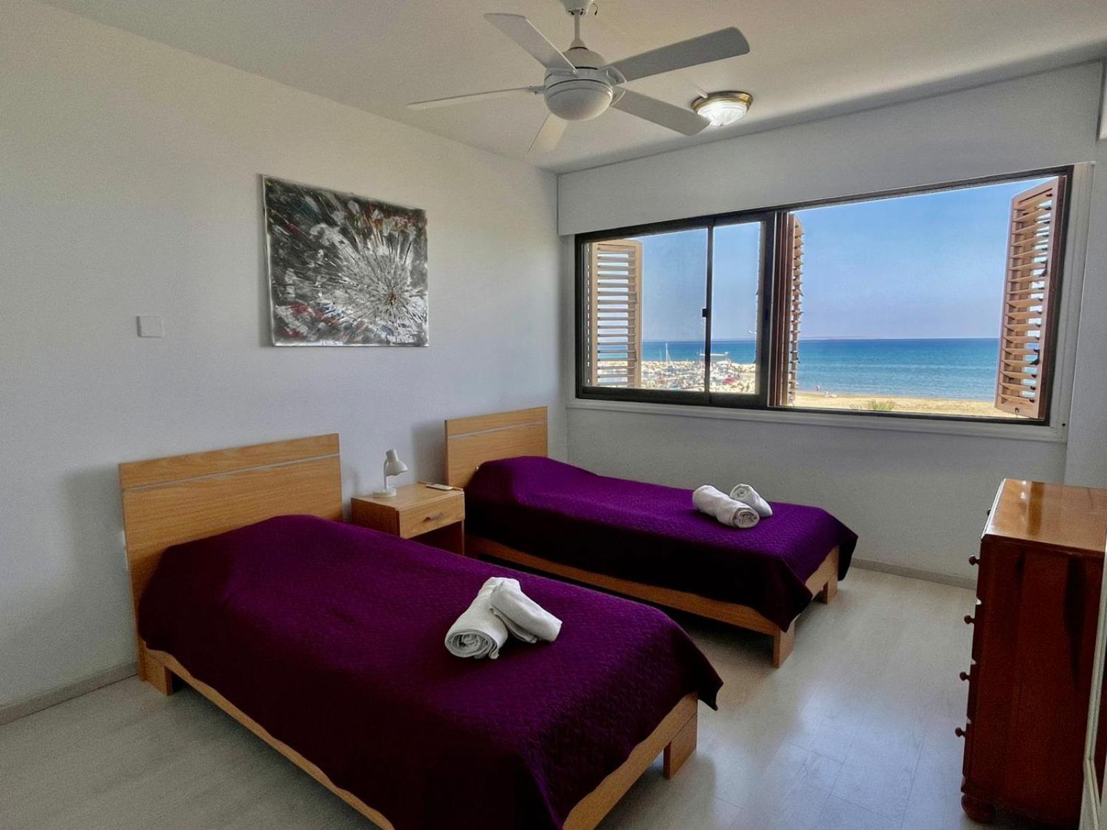 Apartment Sea View In Makenzy *