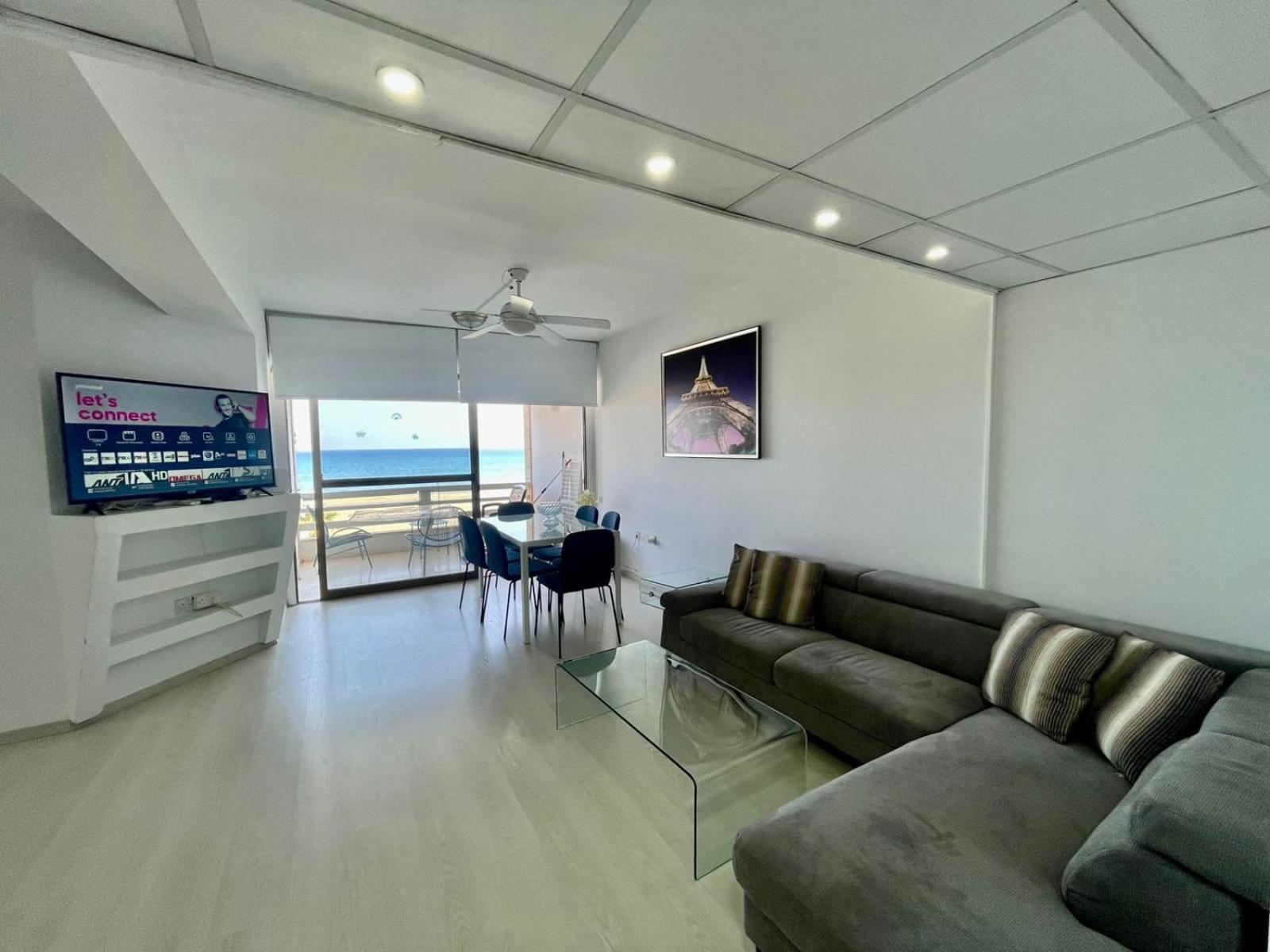 Sea View In Makenzy Apartment Larnaca