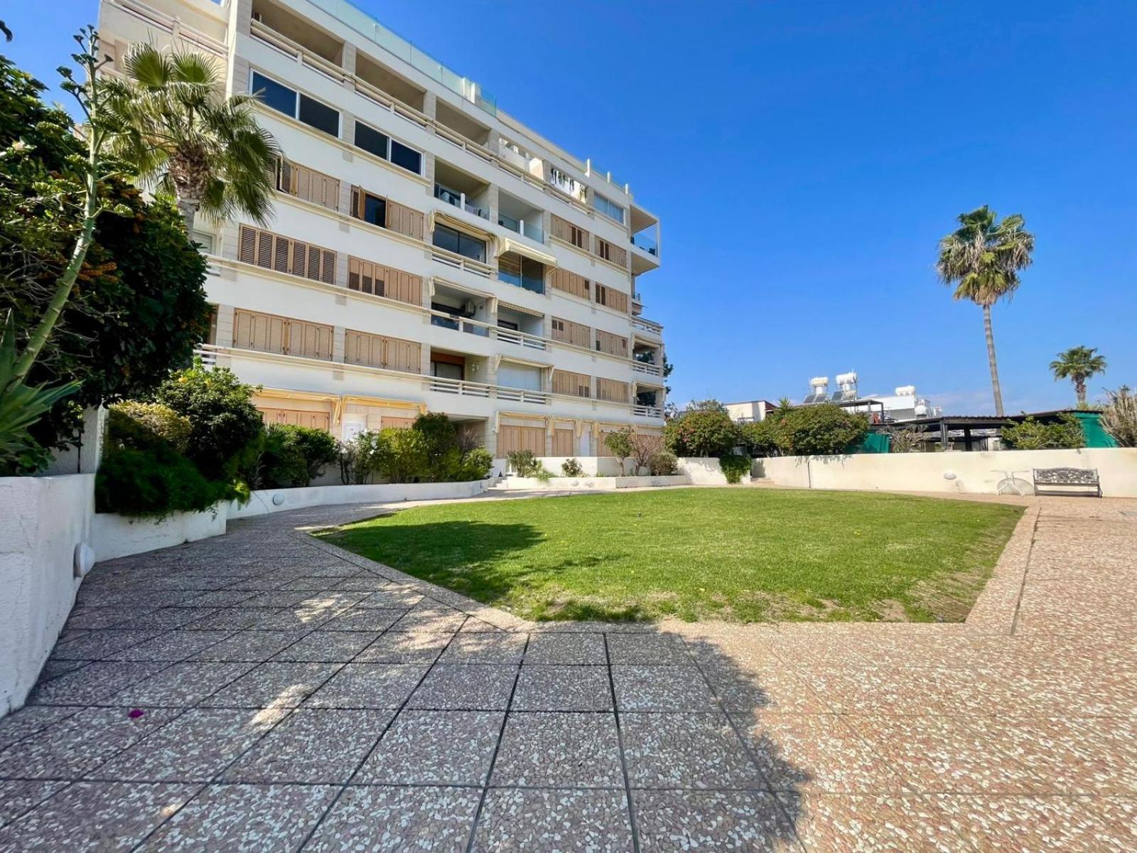 Apartment Sea View In Makenzy Larnaca