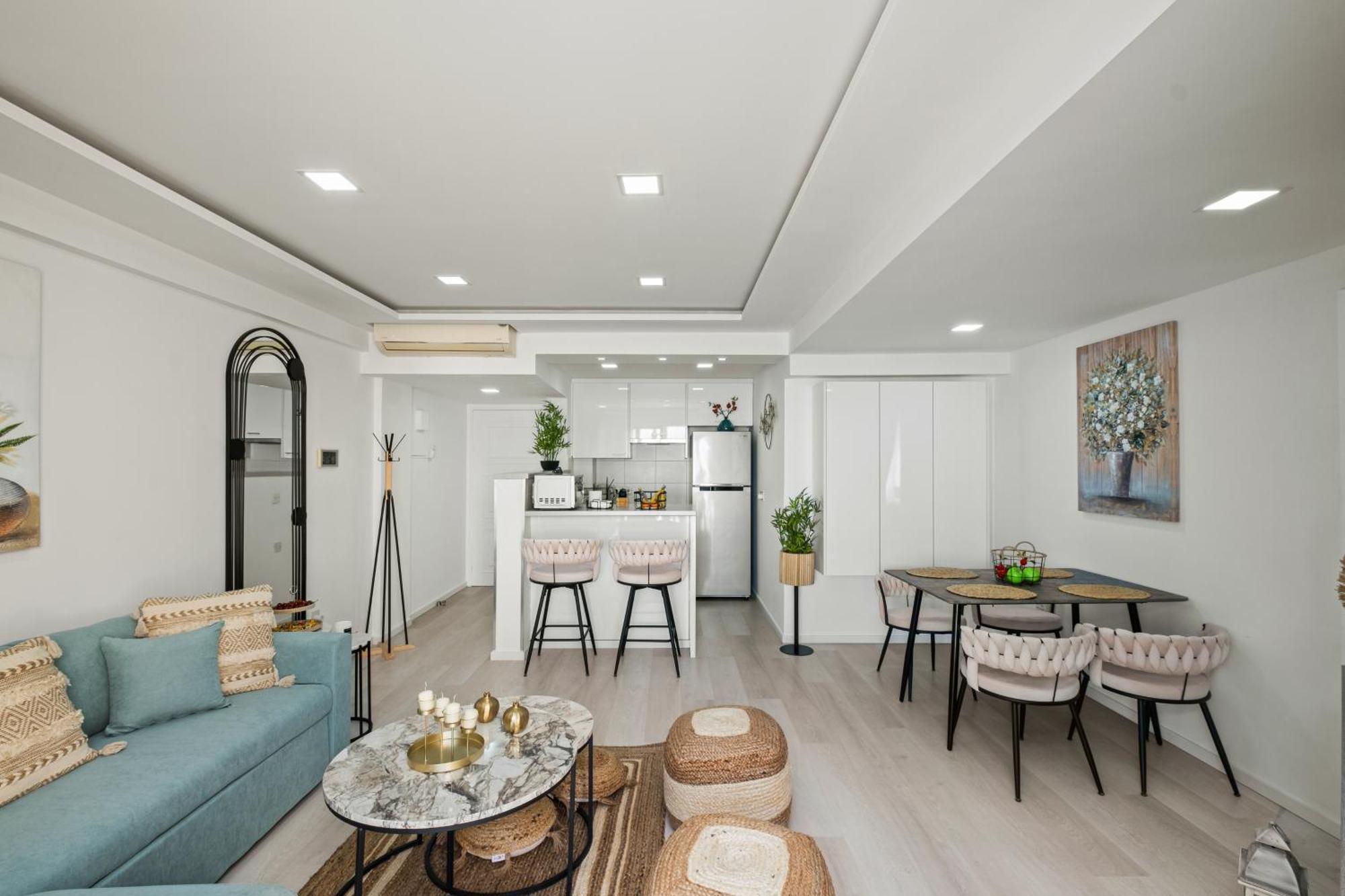 Lazuli Sea View Beachfront Ap 253 Larnaca