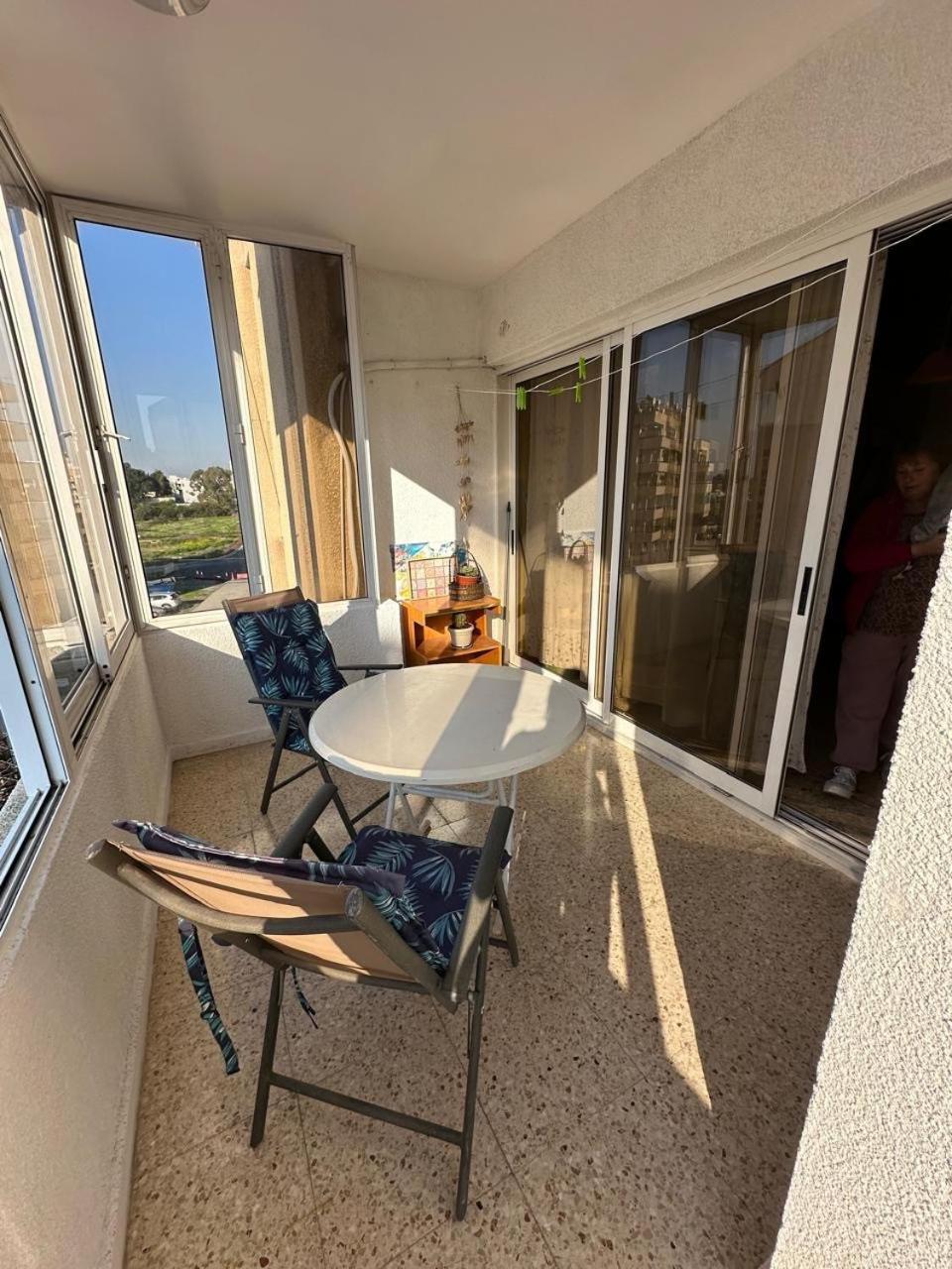 Charming & Comfy 2 Minutes To Mackenzie & 5 Minutes To Airport, Close To Restaurants & Center Apartment Larnaka