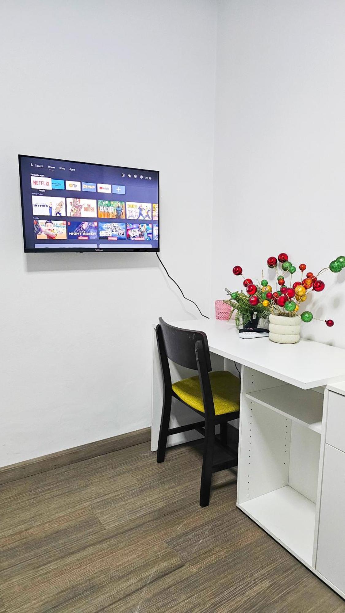 Apartment Downtown Rooms, 200m From Marina Larnaca